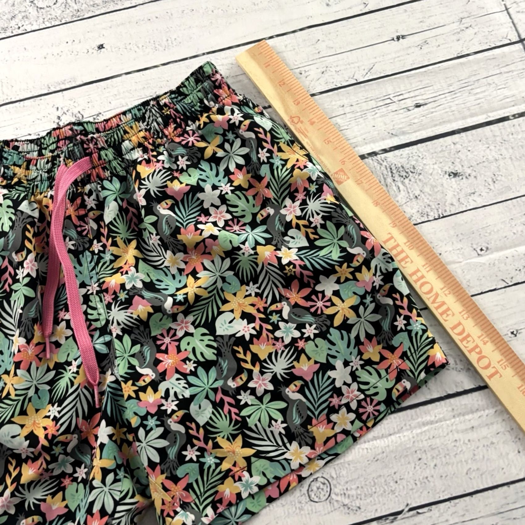 Chubbies Chubbies Trunks Shirt Bottoms Multicolor Lined Floral Tucan 5.5" Small S Men Adult Trunks Mens Floral 90s? Size US 29 - 3 Thumbnail