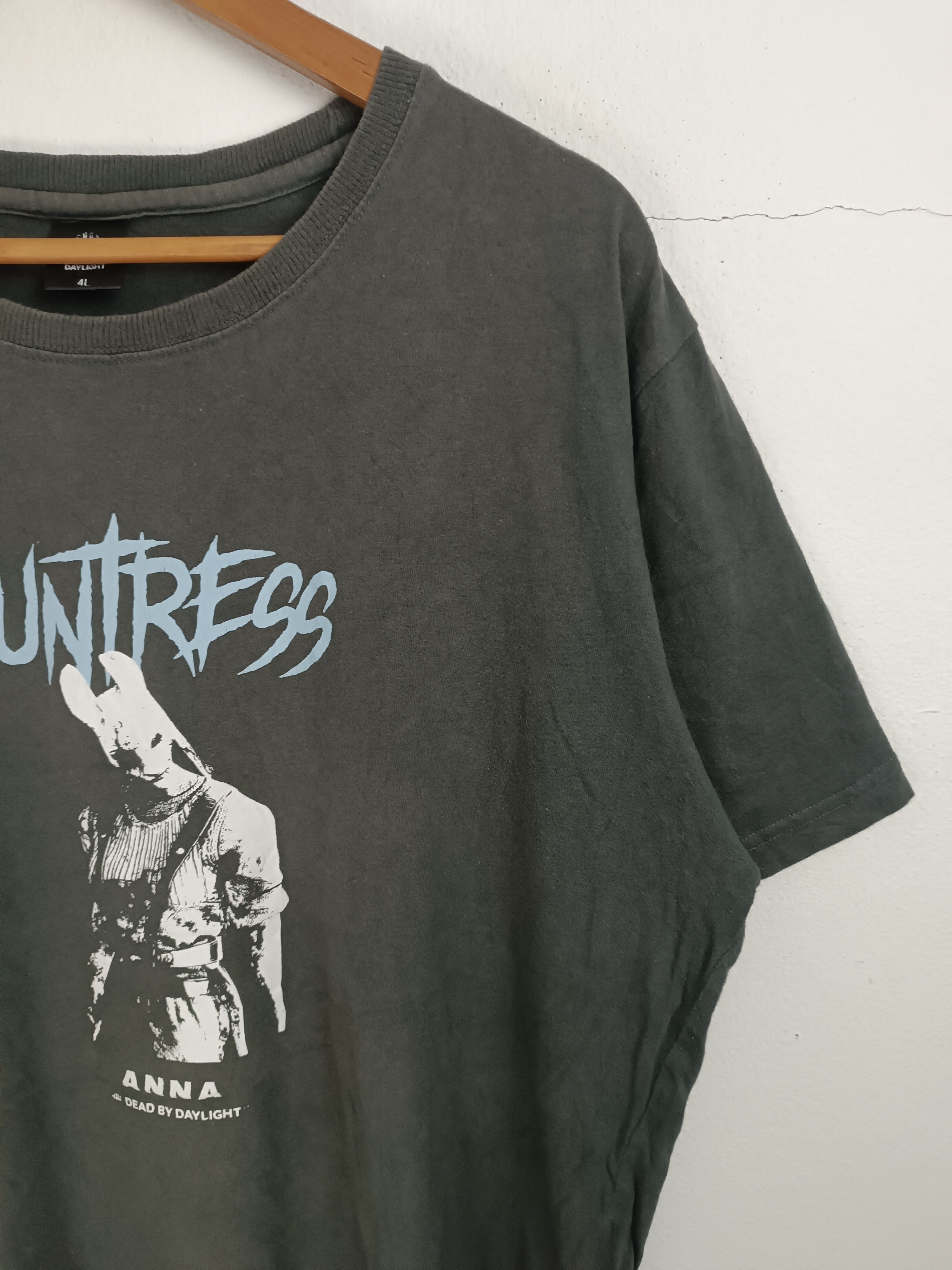Playstation VINTAGE DEAD BY DAYLIGHT HUNTRESS ANNA GAMES PS5 PC Size US XL / EU 56 / 4 - 7 Thumbnail