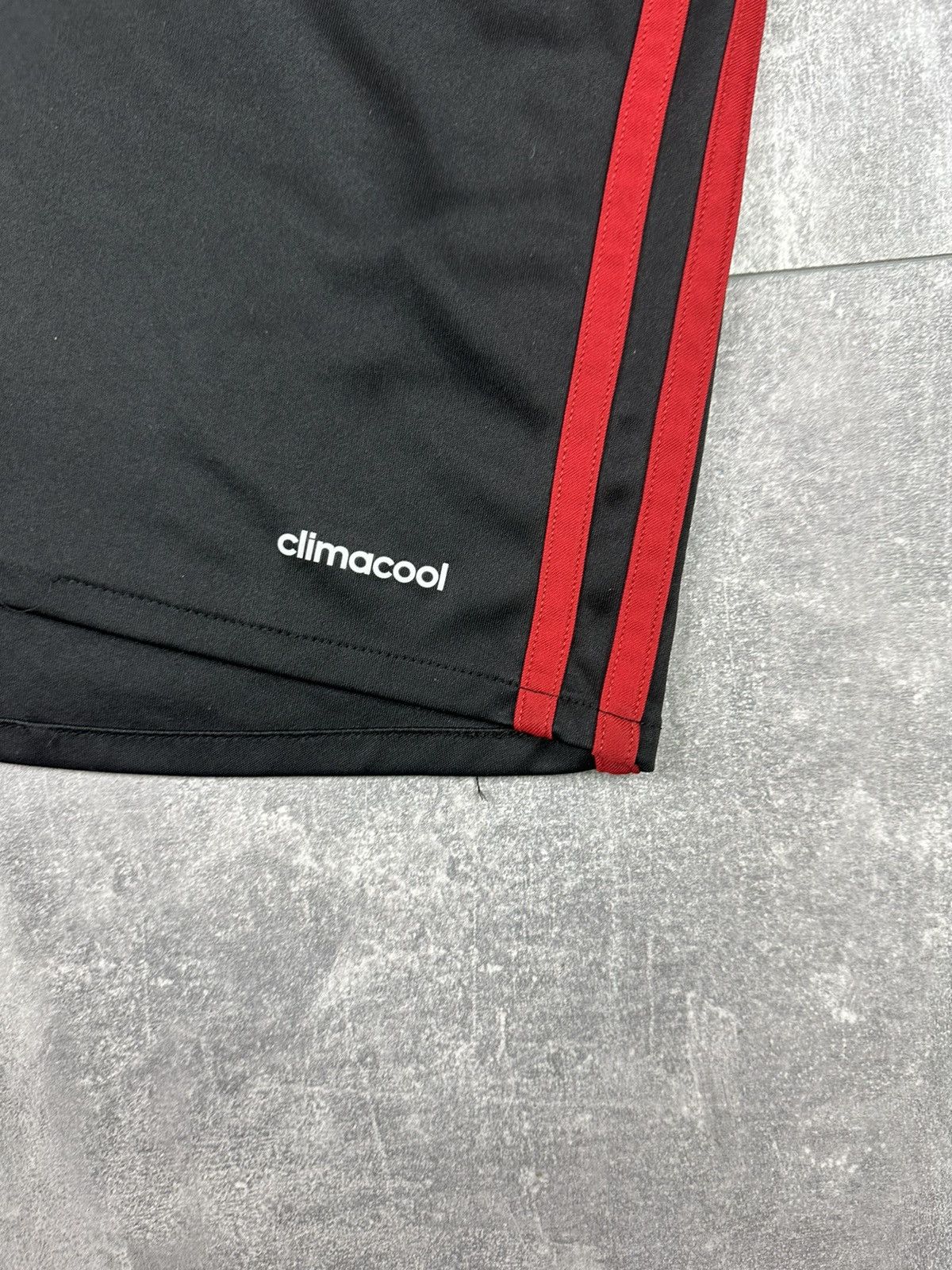 Adidas Adidas Manchester United Goalkeeper 2016/17 Home Jersey Size US M / EU 48-50 / 2 - 3 Thumbnail