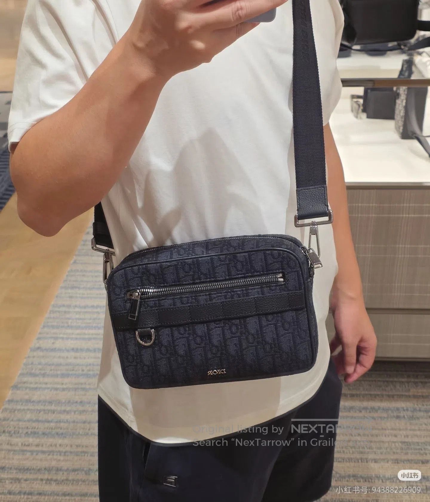 Dior Dior Men's Small Black Monogram Camera Bag. Size ONE SIZE - 4 Thumbnail