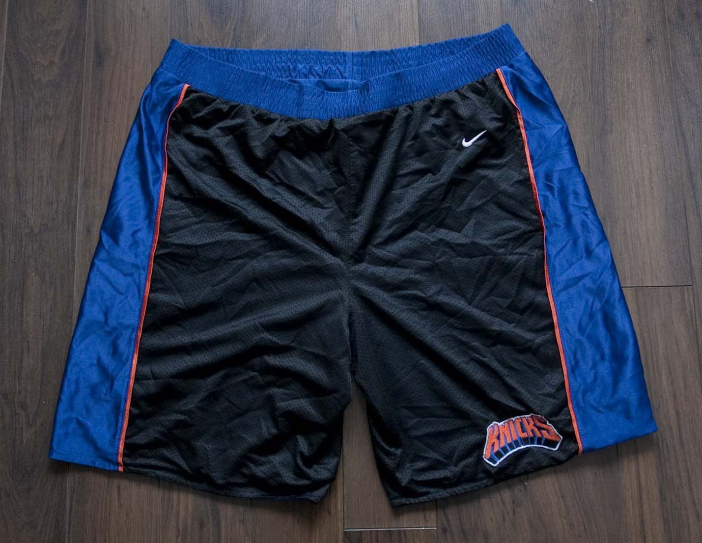 Nike × Vintage New York Knicks Shorts Nike Reversible Size 40 NBA Size US 40 / EU 56 - 1 Thumbnail