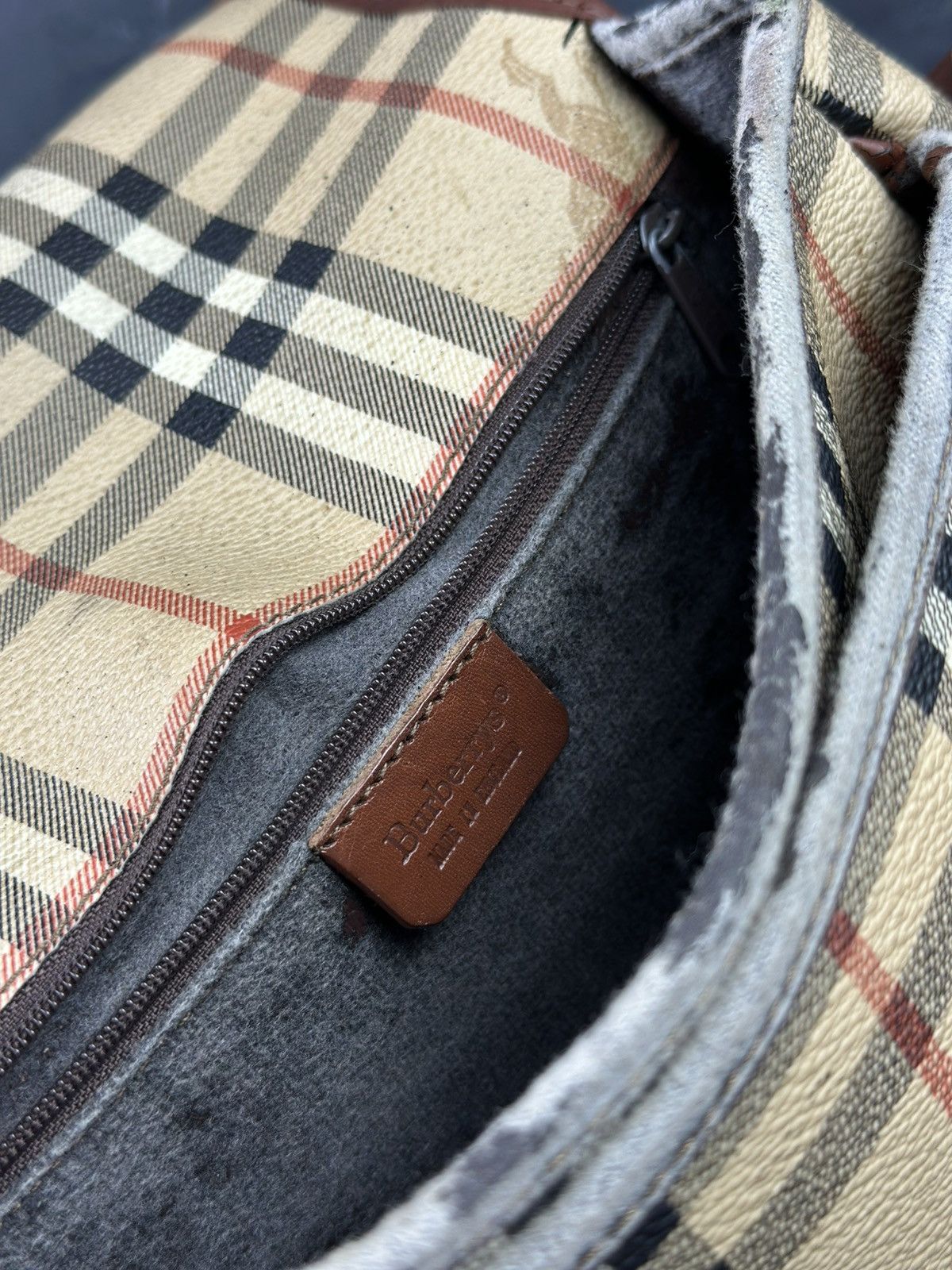 Burberry × Vintage Burberrys Nova Check Shoulder Bag Leather Beige Size ONE SIZE - 11 Thumbnail