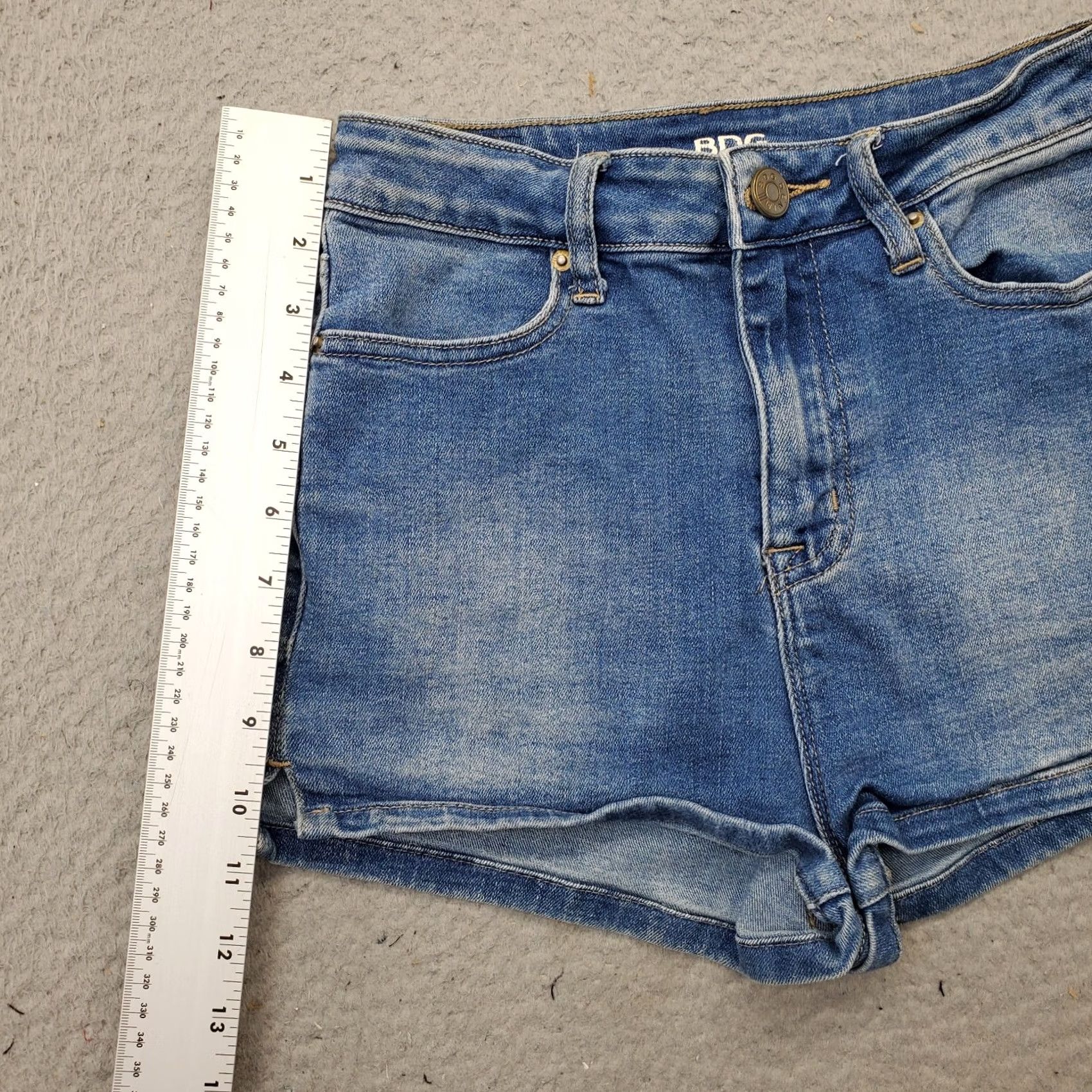 Bdg BDG Womens Jeans Shorts Blue Denim Stretch High-Waisted Bermuda 25 Summer Casual Womens Size 42" / US 20 - 3 Thumbnail