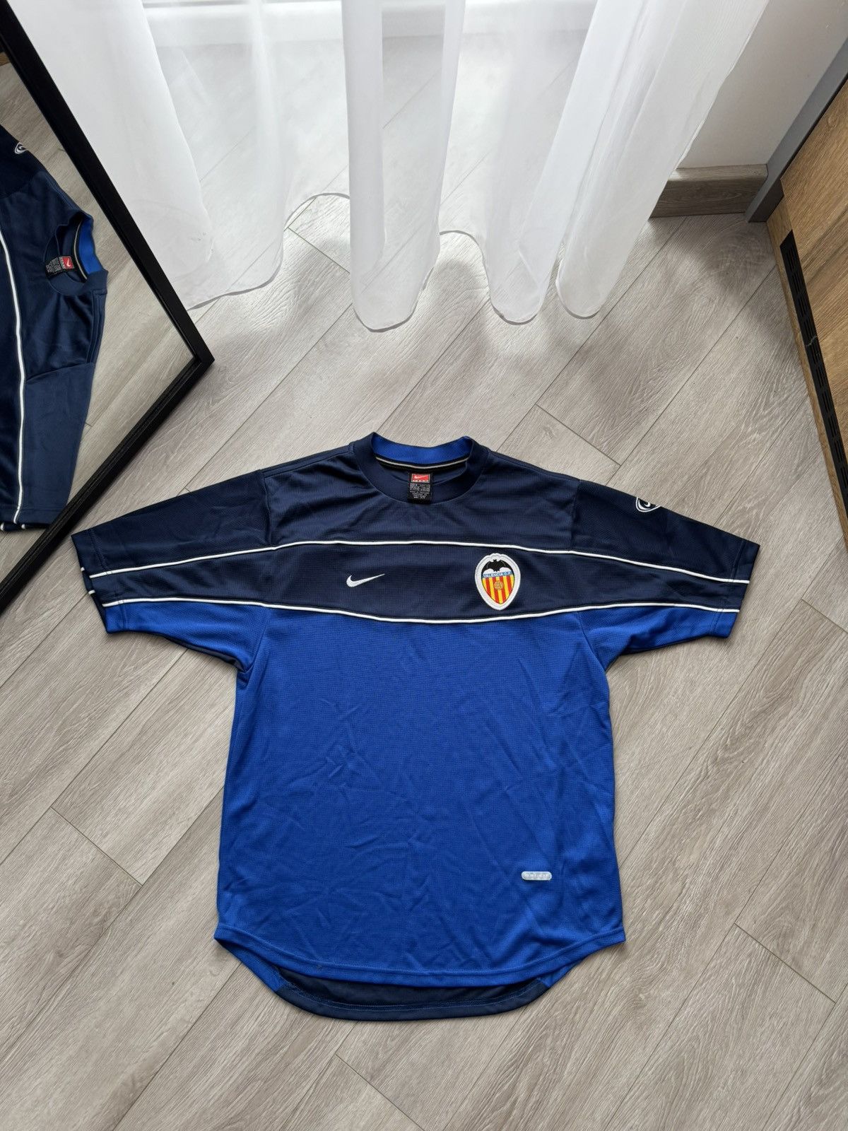 Nike Vintage 2000/01 Valencia CF Training Soccer Jersey Size US S / EU 44-46 / 1 - 1 Thumbnail