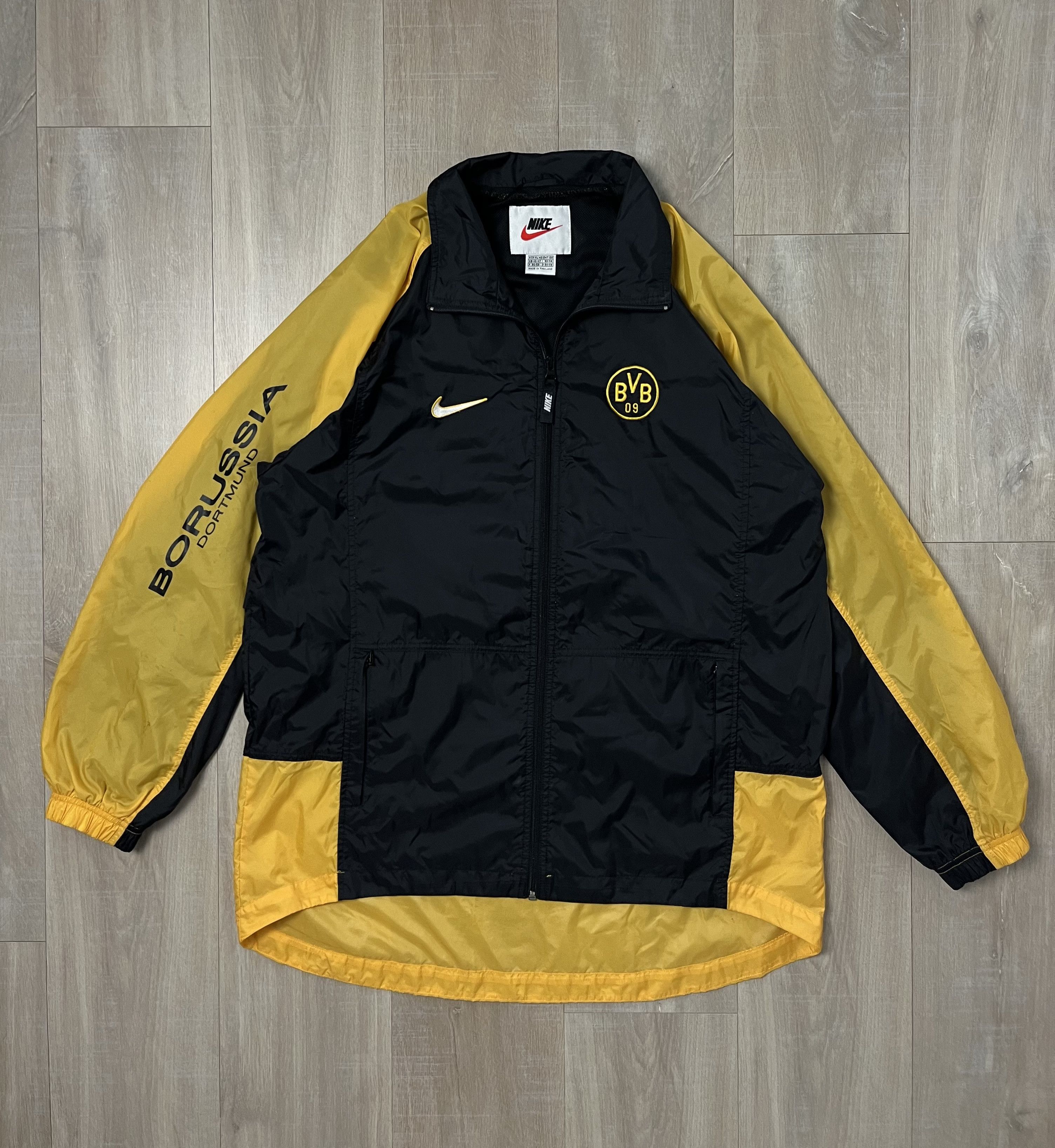 Nike Borussia Dortmund Football Jacket 1997/98 adult Size XL Nike Size US XL / EU 56 / 4 - 1 Thumbnail