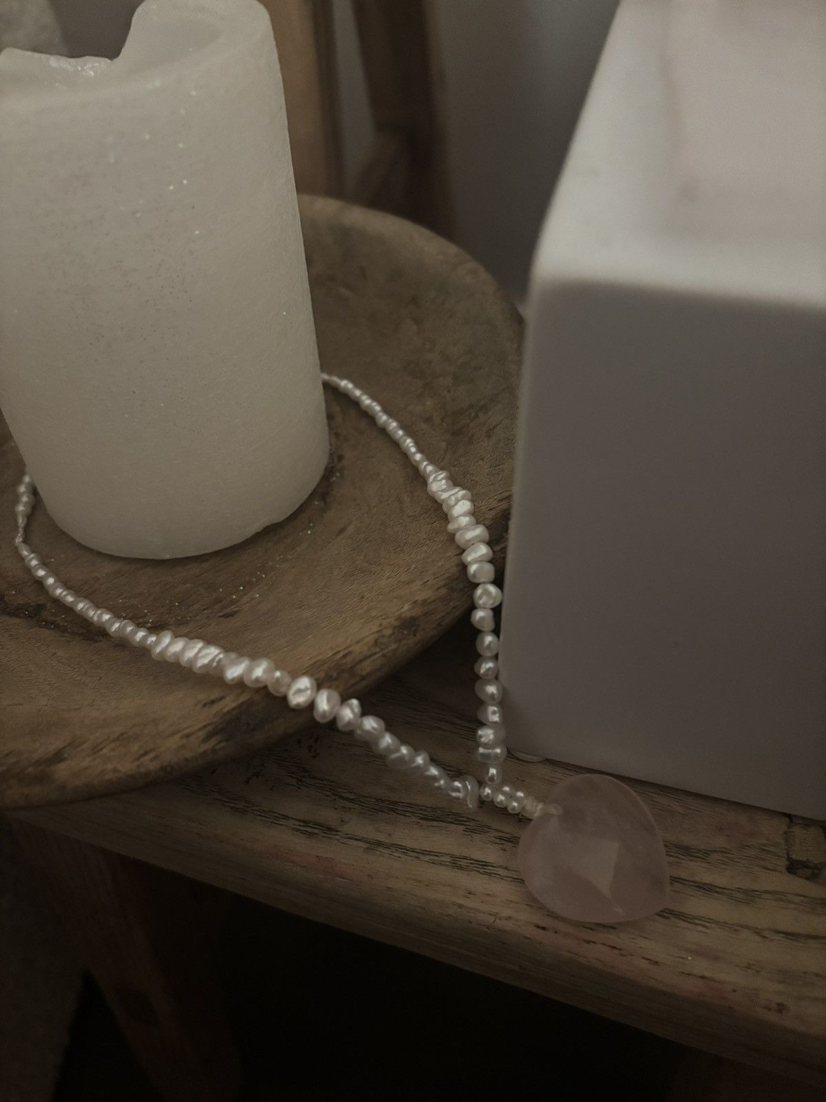 Vintage White Pearl Freshwater Pearl Pendant heart crystal Necklace Size ONE SIZE - 3 Thumbnail
