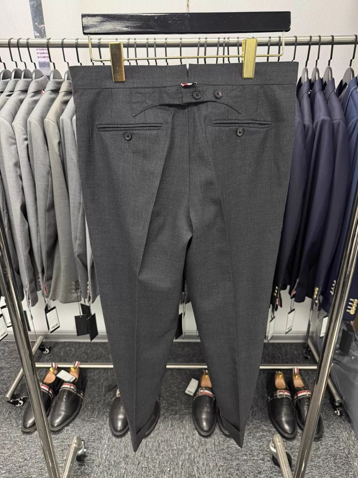 Thom Browne Thom Browne Women's Classic Charcoal Gray Wool Trousers Size 27" / US 4 / IT 40 - 2 Thumbnail