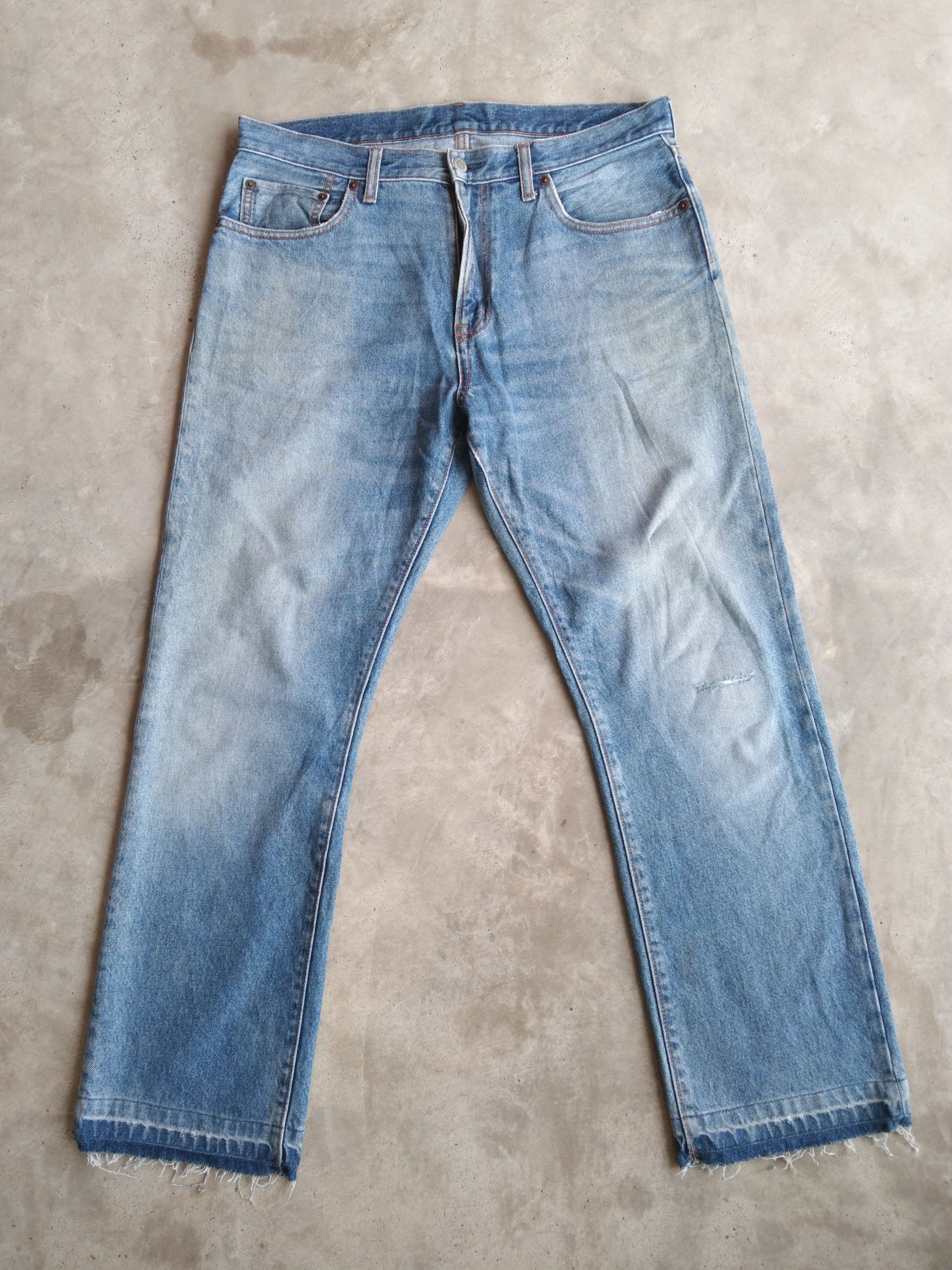 Japanese Brand Vintage GU Faded Blue Released Hem Distressed Jeans 34x30 Size US 34 / EU 50 - 1 Thumbnail