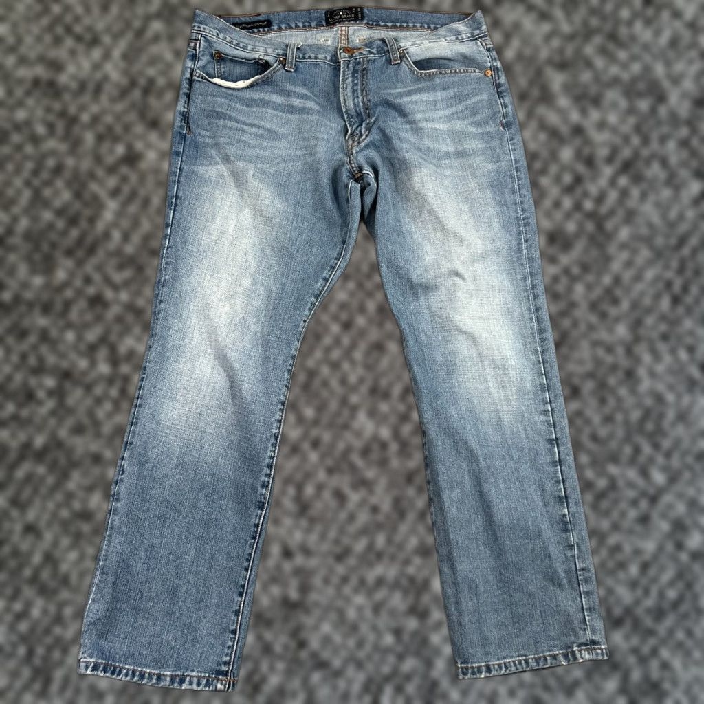 Lucky Brand LUCKY BRAND Jeans 37x29 Mens Light Denim Straight Leg Regular Fit Blue Size US 37 - 1 Thumbnail
