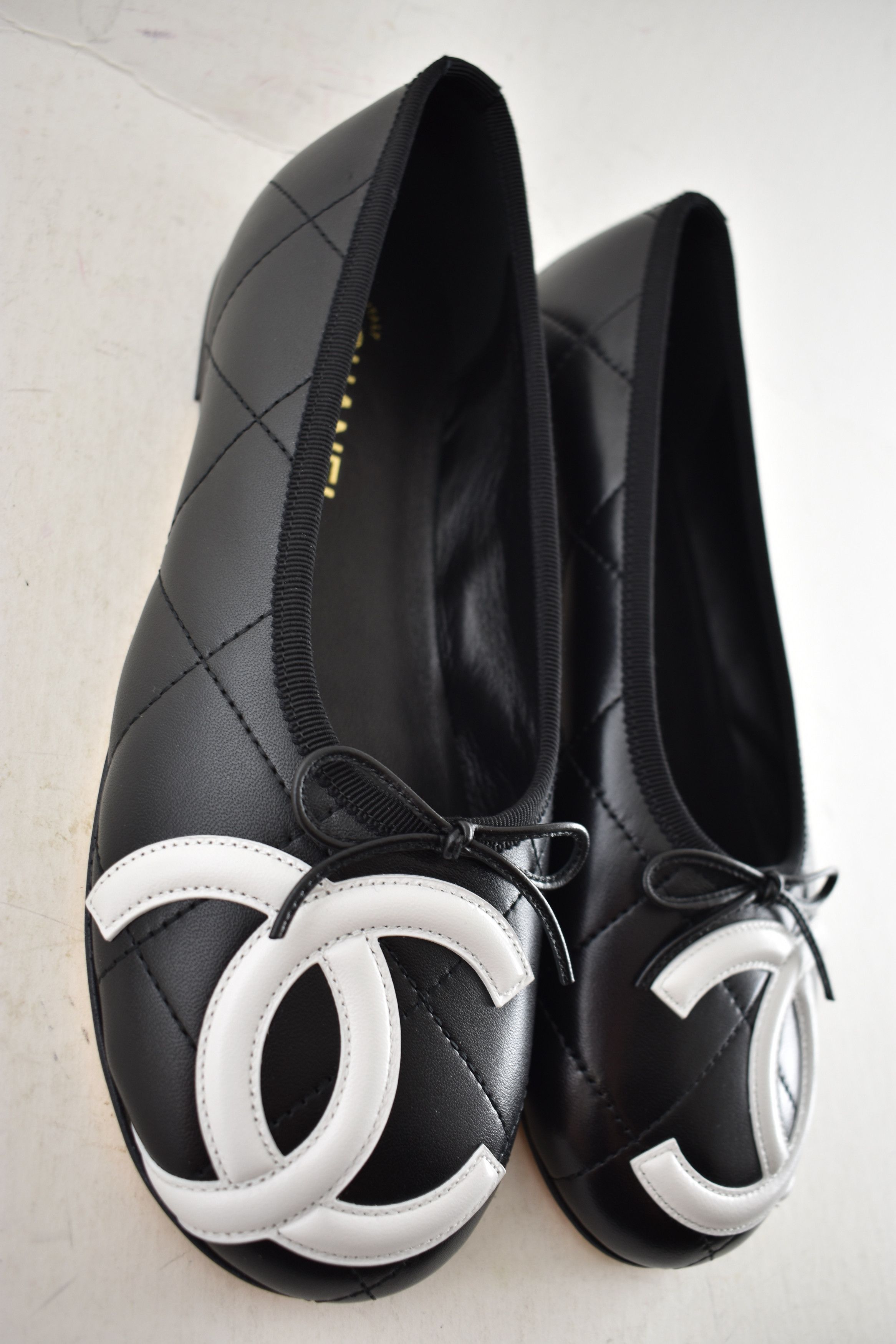 Chanel 26M Coco Beach Cambon White CC XL Ballet Ballerina Flat 37 Size US 7 / IT 37 - 18 Thumbnail