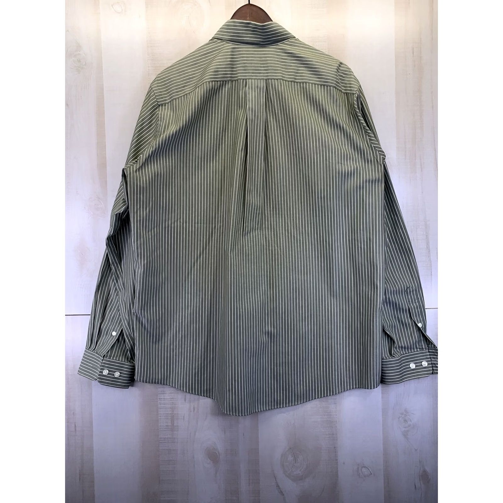 Eddie Bauer Eddie Bauer Wrinkle Resistant Relaxed Fit Green Striped Button Down Shirt SZ L Size US L / EU 52-54 / 3 - 6 Thumbnail