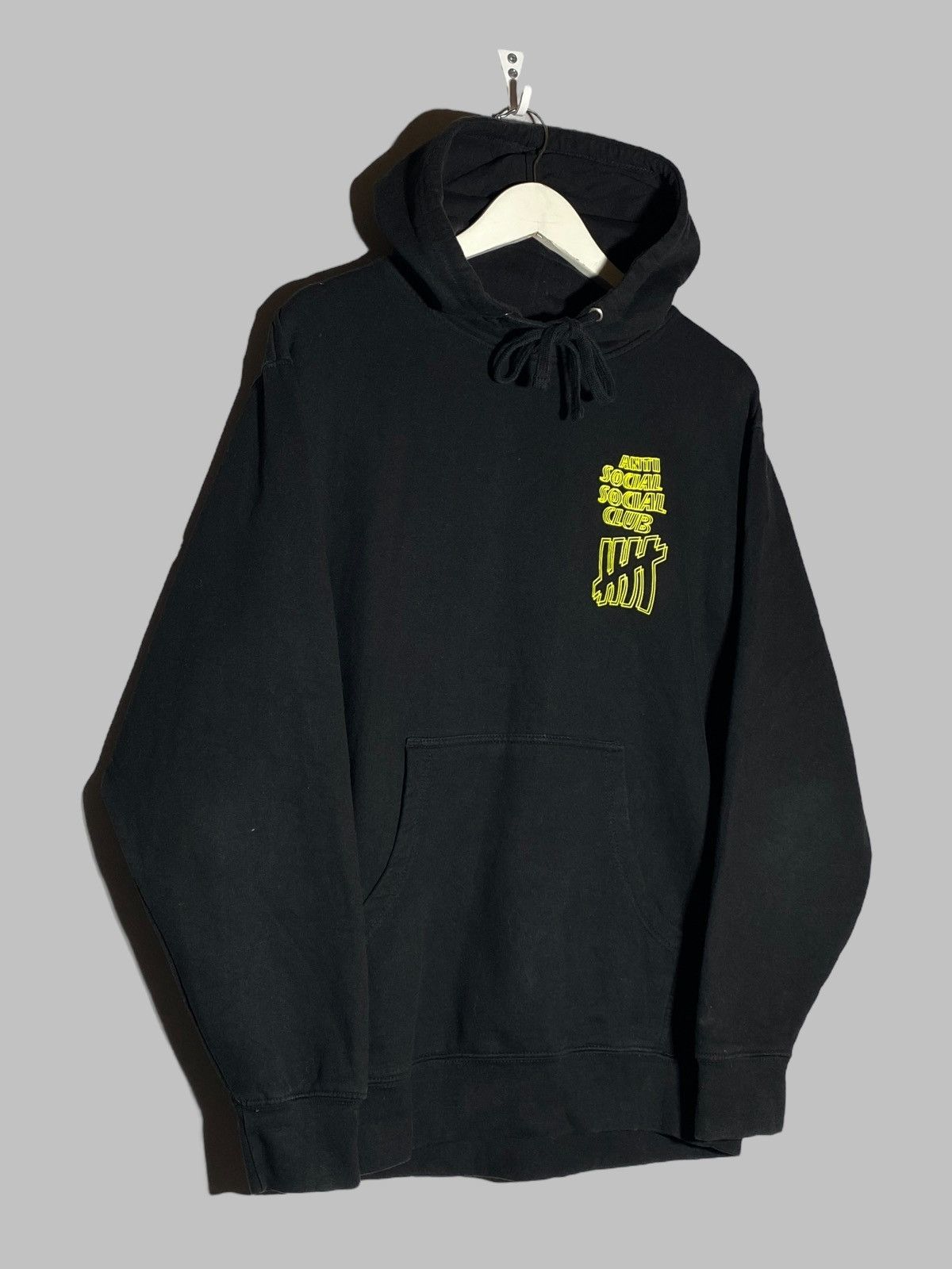 Anti Social Social Club × Undefeated Undefeated ASSC Anti Social Social Club Yellow Black Hoodie Size US M / EU 48-50 / 2 - 4 Thumbnail