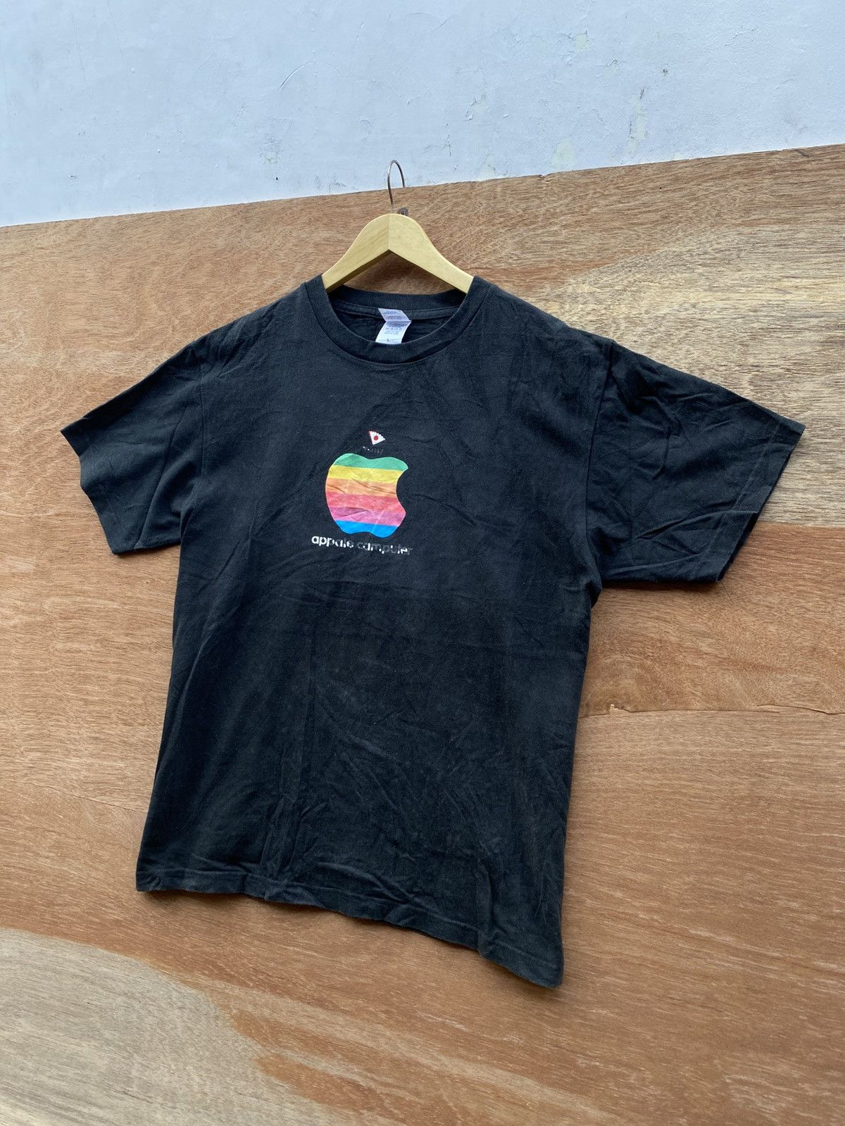 Apple 2000s vintage apple computer rainbow logo tshirt Size US L / EU 52-54 / 3 - 2 Thumbnail