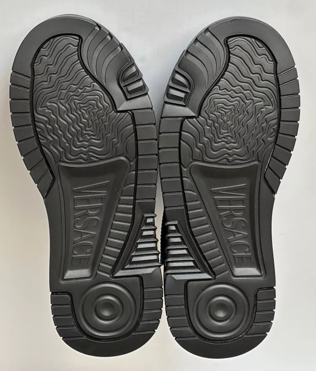 Versace VERSACE High Top Cut Out Leather Logo Fashion Sneakers Size US 11 / EU 44 - 13 Thumbnail