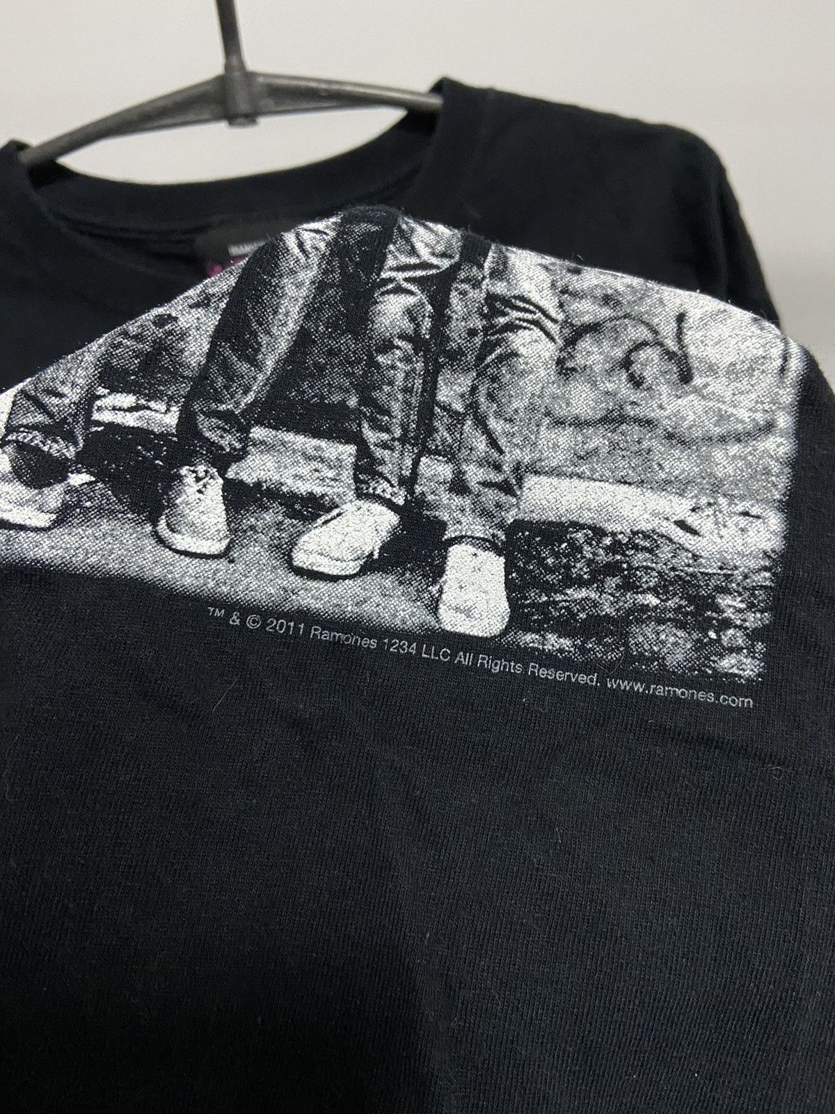 Band Tees × Vintage Ramones 2011 T Shirt Big Logo Vintage rock band Size US L / EU 52-54 / 3 - 3 Thumbnail