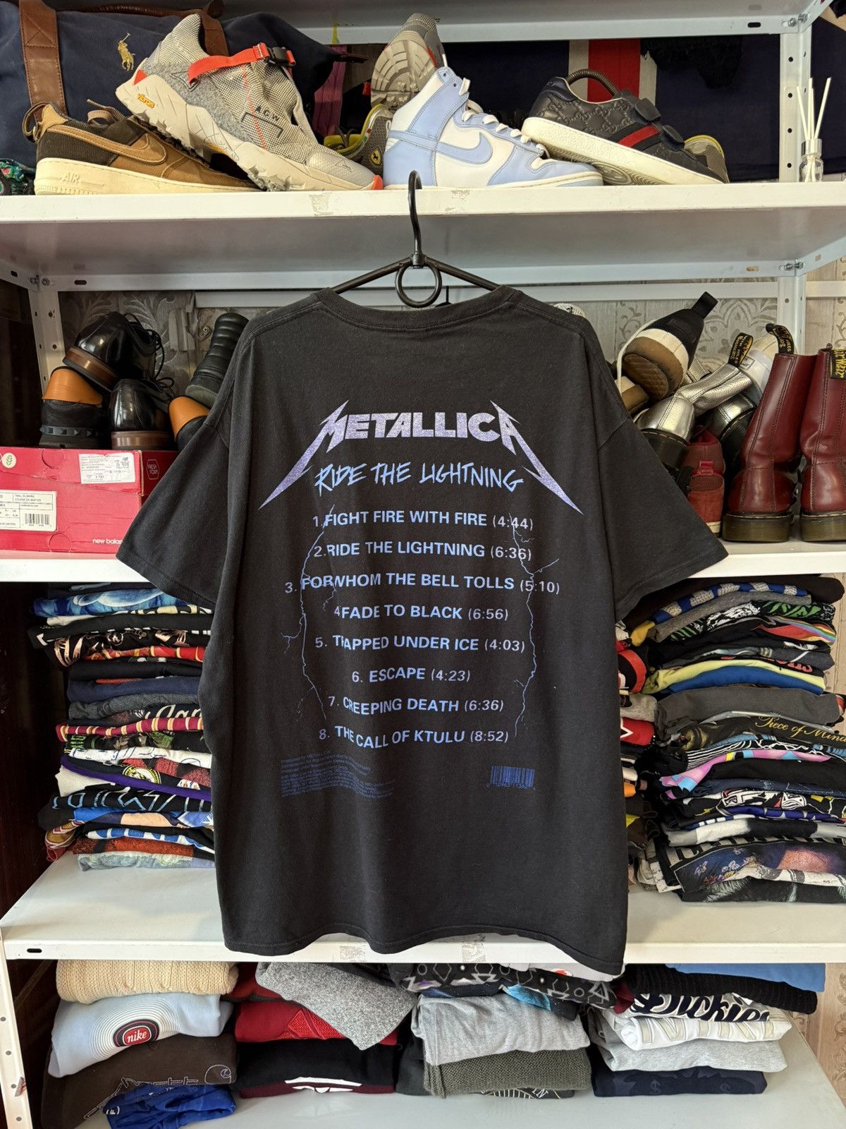 Band Tees × Vintage Vintage Metallica 2017 Ride The Lightning Sun Faded T-Shirt Size US XL / EU 56 / 4 - 3 Thumbnail