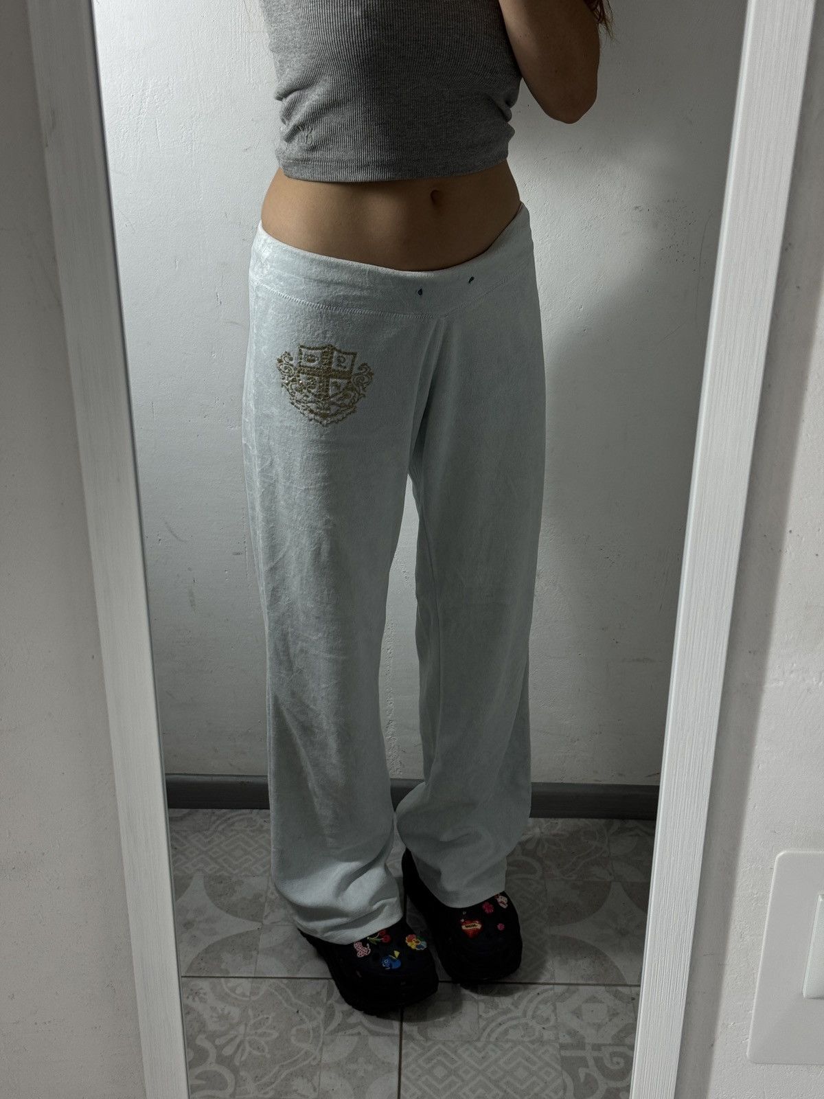 Juicy Couture VINTAGE JUICY COUTURE VELOUR 2000s BACK LOGO BLUE PANTS Size 28" / US 6 / IT 42 - 10 Thumbnail