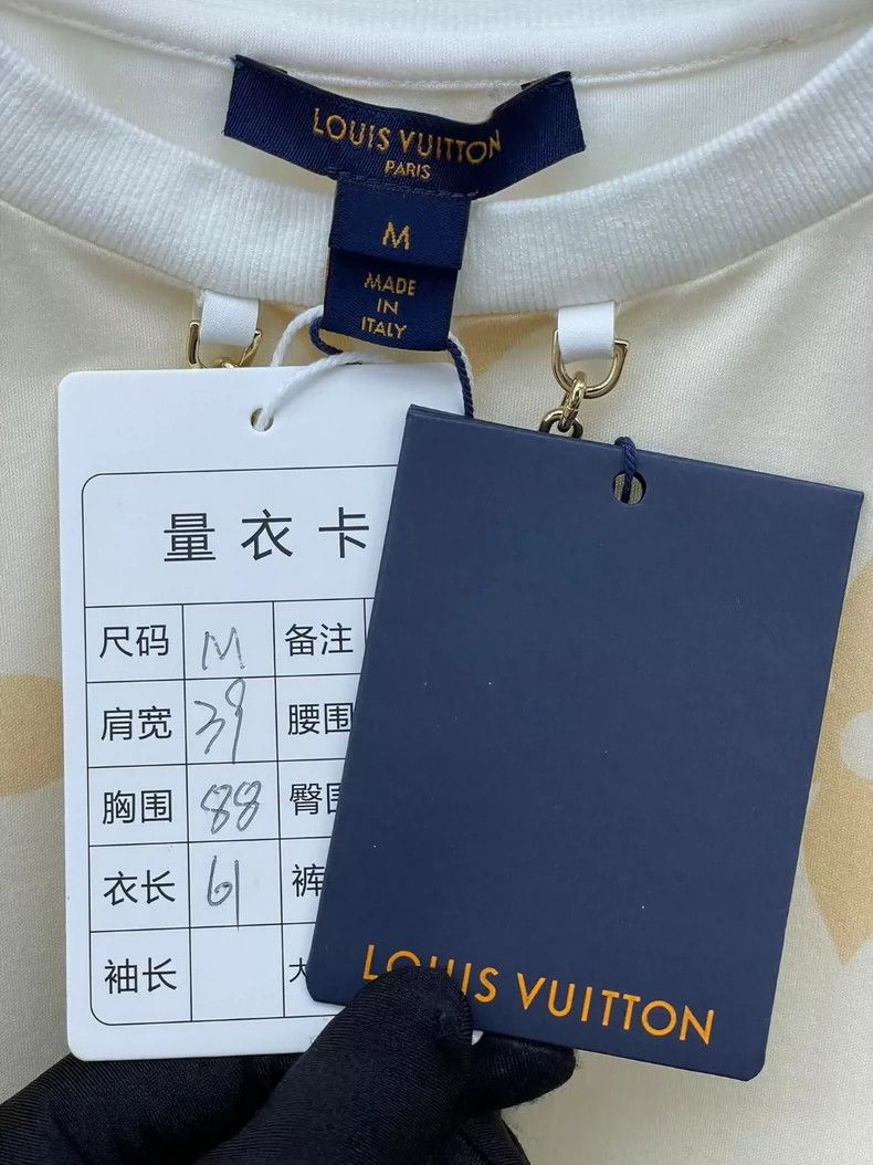 Louis Vuitton LOUIS VUITTON Ruffle gradient logo chain short sleeve 2504- Size M / US 6-8 / IT 42-44 - 6 Thumbnail