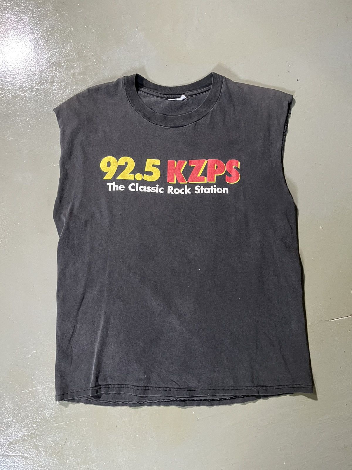 Vintage Vintage KZPS 92.5 The Classic Rock Station promo sleeveless Size US XL / EU 56 / 4 - 1 Thumbnail