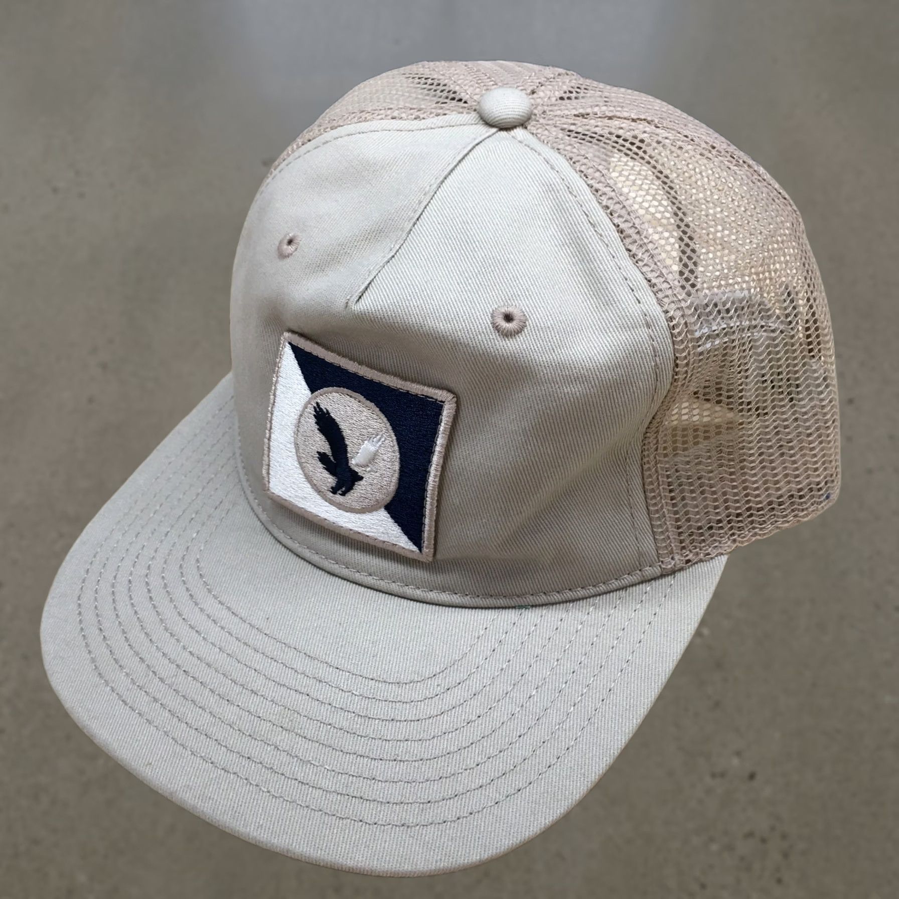 American Eagle Outfitters American Eagle Trucker Hat Mens Brown OS Adjustable Flat Brim Embroidered Logo Size ONE SIZE - 1 Thumbnail