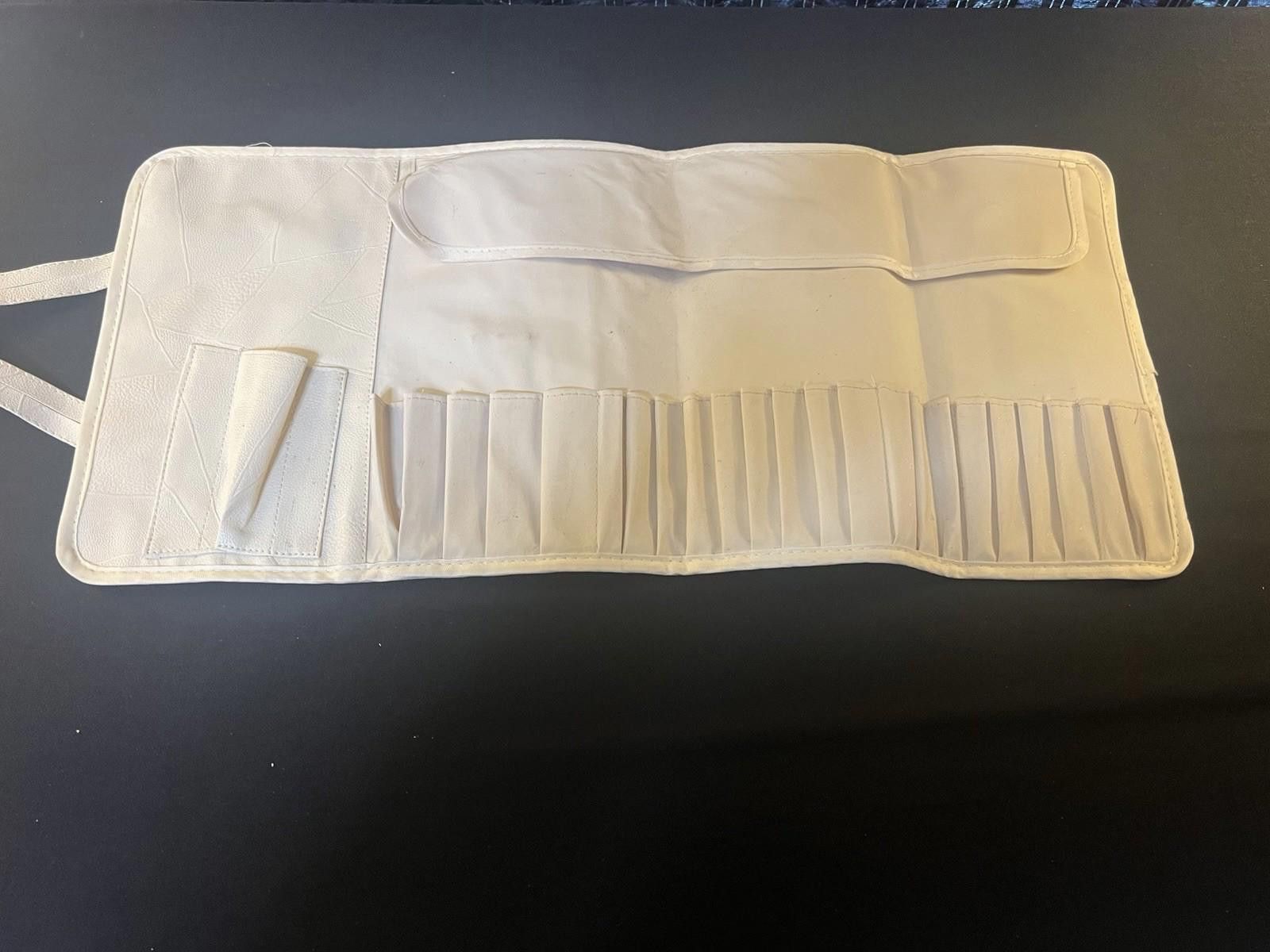 The Unbranded Brand Makeup Brush Bag Carrier Size ONE SIZE - 3 Thumbnail