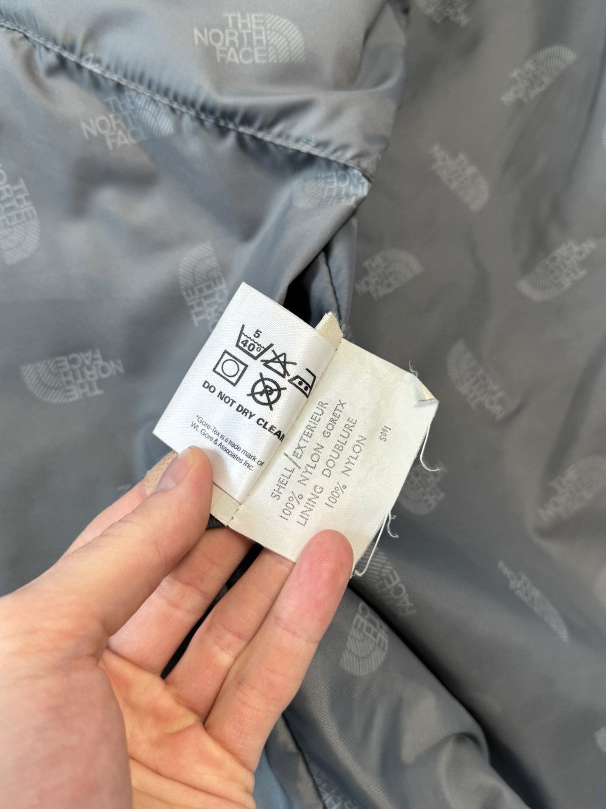 The North Face THE NORTH FACE Shell JACKET GORE-TEX Blue MOUNTAIN Size US L / EU 52-54 / 3 - 22 Thumbnail