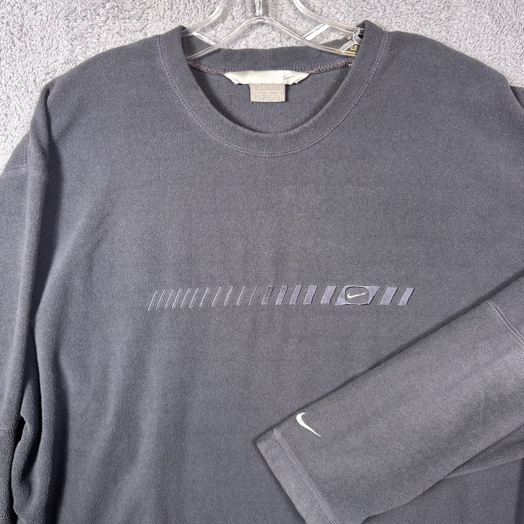 Nike VINTAGE Nike Sweatshirt Mens L Center Swoosh Y2K Silver Tag Cropped Fleece 90s Size US L / EU 52-54 / 3 - 2 Thumbnail
