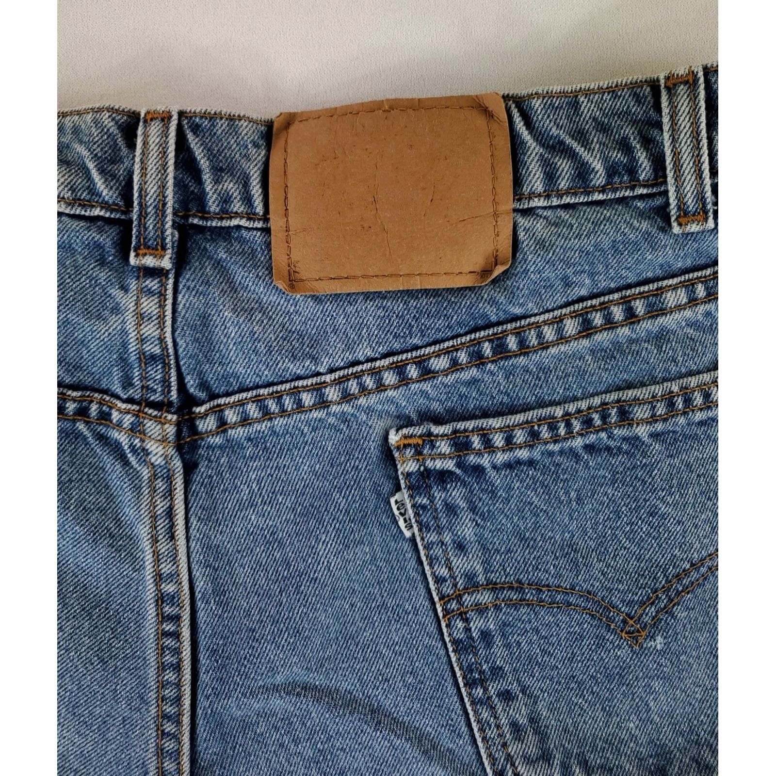 Levi's VINTAGE Levi's 550 Jorts Blue Mens 40 Regular 10.5 Inseam Relaxed Jeans Shorts 90s WW? Size US 38 / EU 54 - 3 Thumbnail