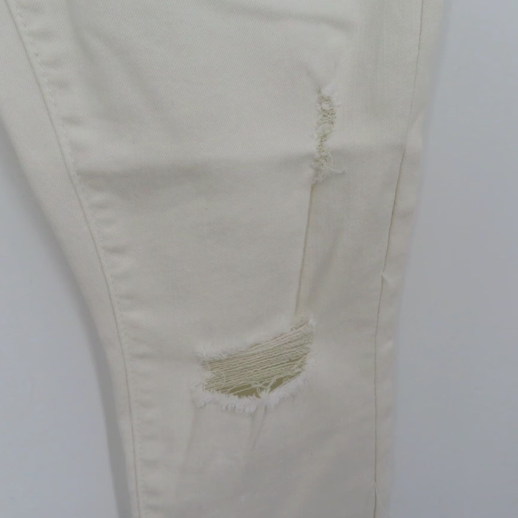 Guess GUESS Womens Jeans 26 Pima Bling Pocket Distressed White Denim Skinny NEW Regular 5-Pocket Design Boys? No. Size 26" / US 2 / IT 38 - 6 Thumbnail