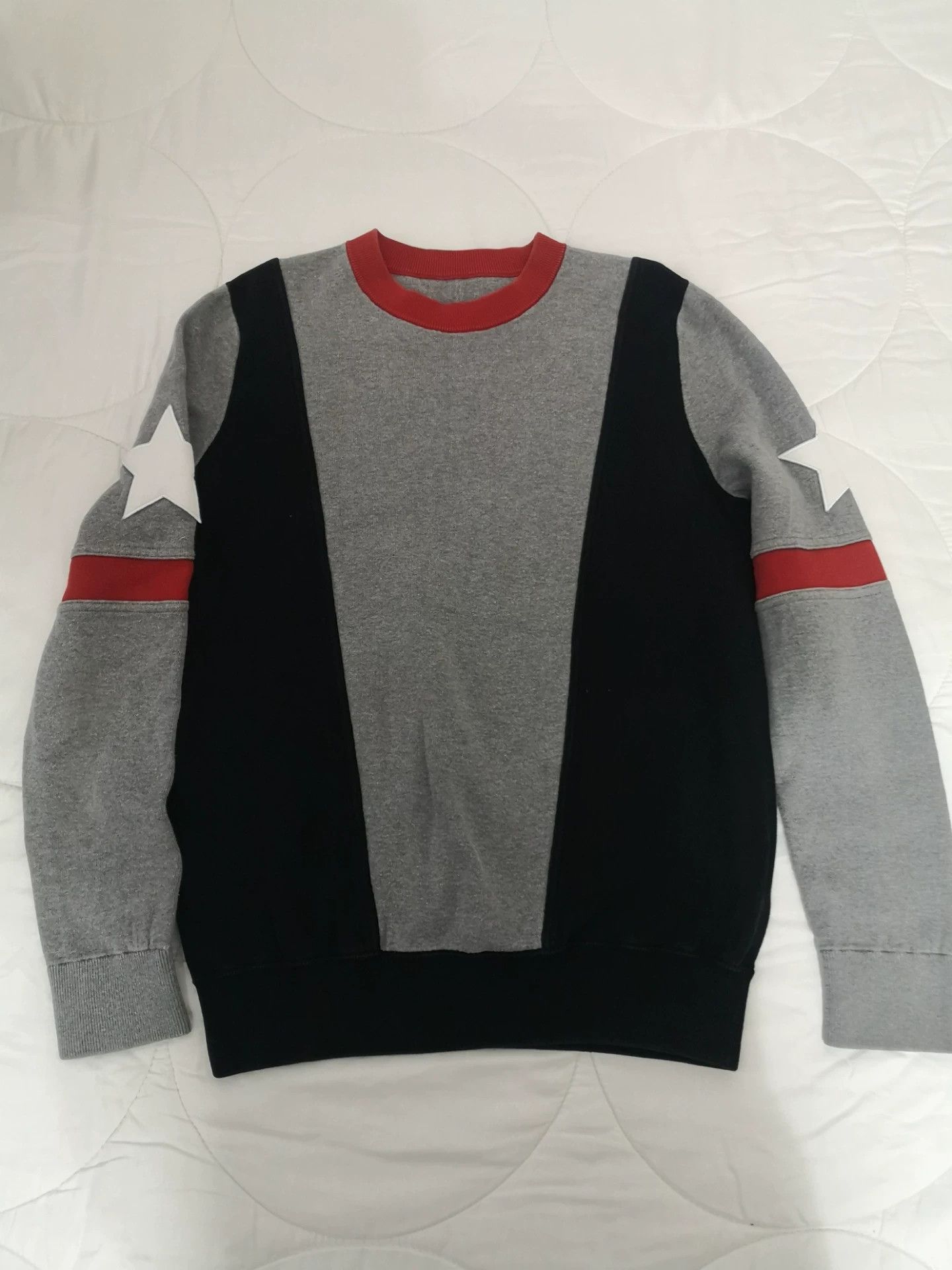 Givenchy Givenchy Star Embroidered Sweatshirt Size US S / EU 44-46 / 1 - 1 Thumbnail