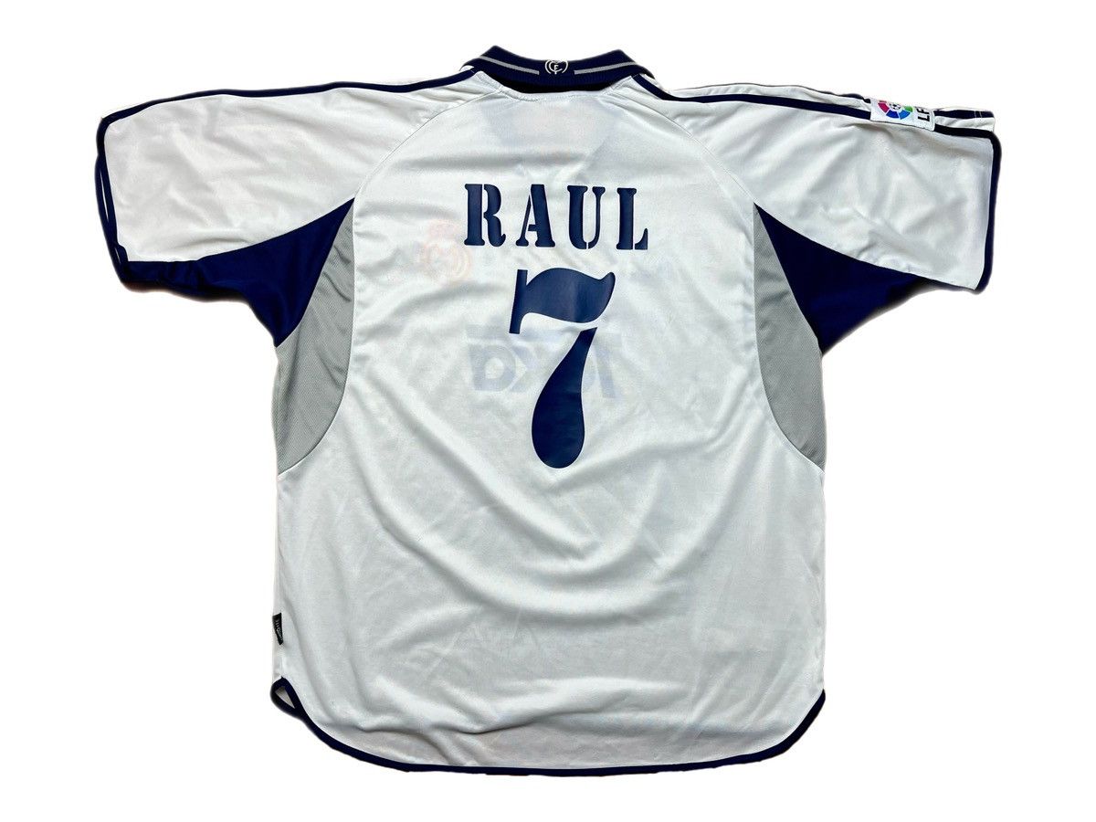 image of Vintage Real Madrid Cf 2000-01 Raúl 7 Adidas Jersey in White, Men's (Size XL)