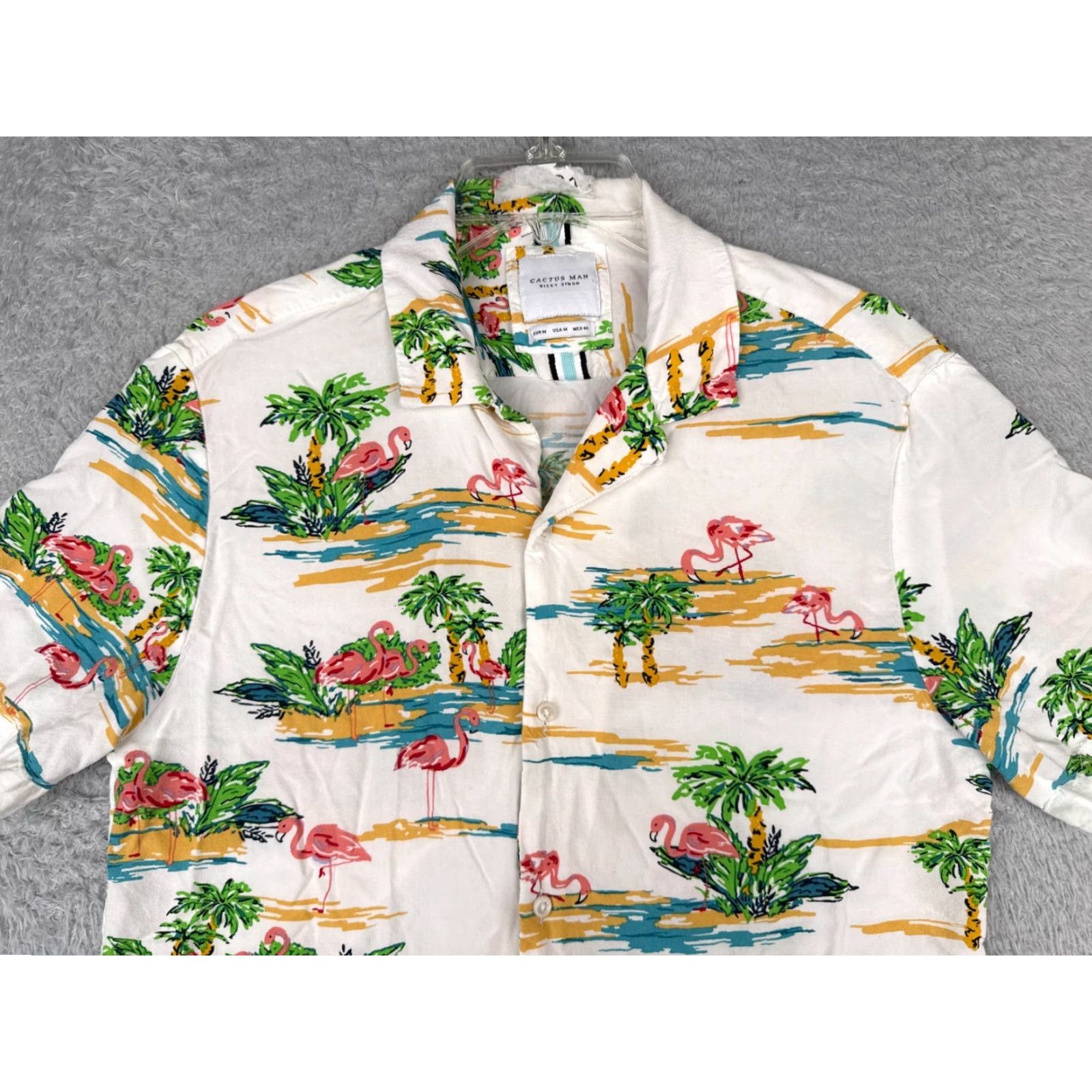 Vintage Cactus Man Shirt Adult Medium White Beige Pink Flamingo Palm Tree 100% Rayon Hawaiian Button-Up Mens Shirt Size US M / EU 48-50 / 2 - 4 Thumbnail