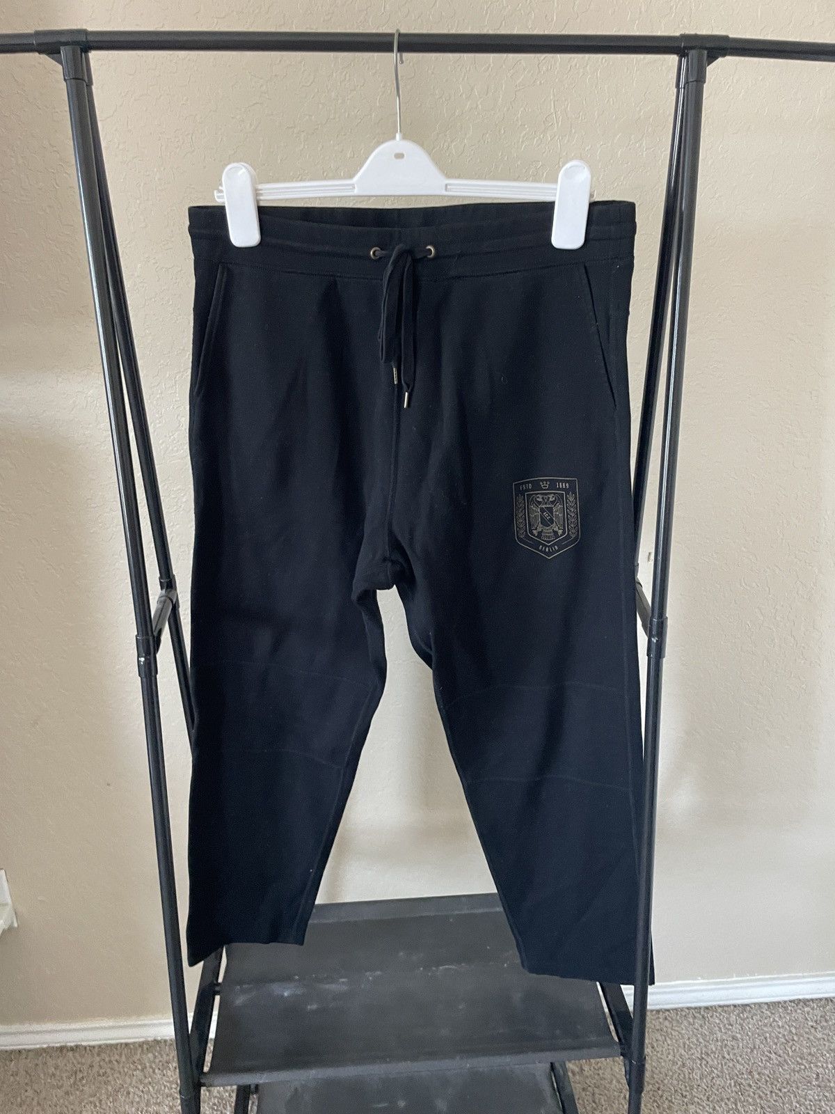 Robert Geller ESTD 1889 Berlin Crest Cropped joggers Size US 33 - 1 Thumbnail
