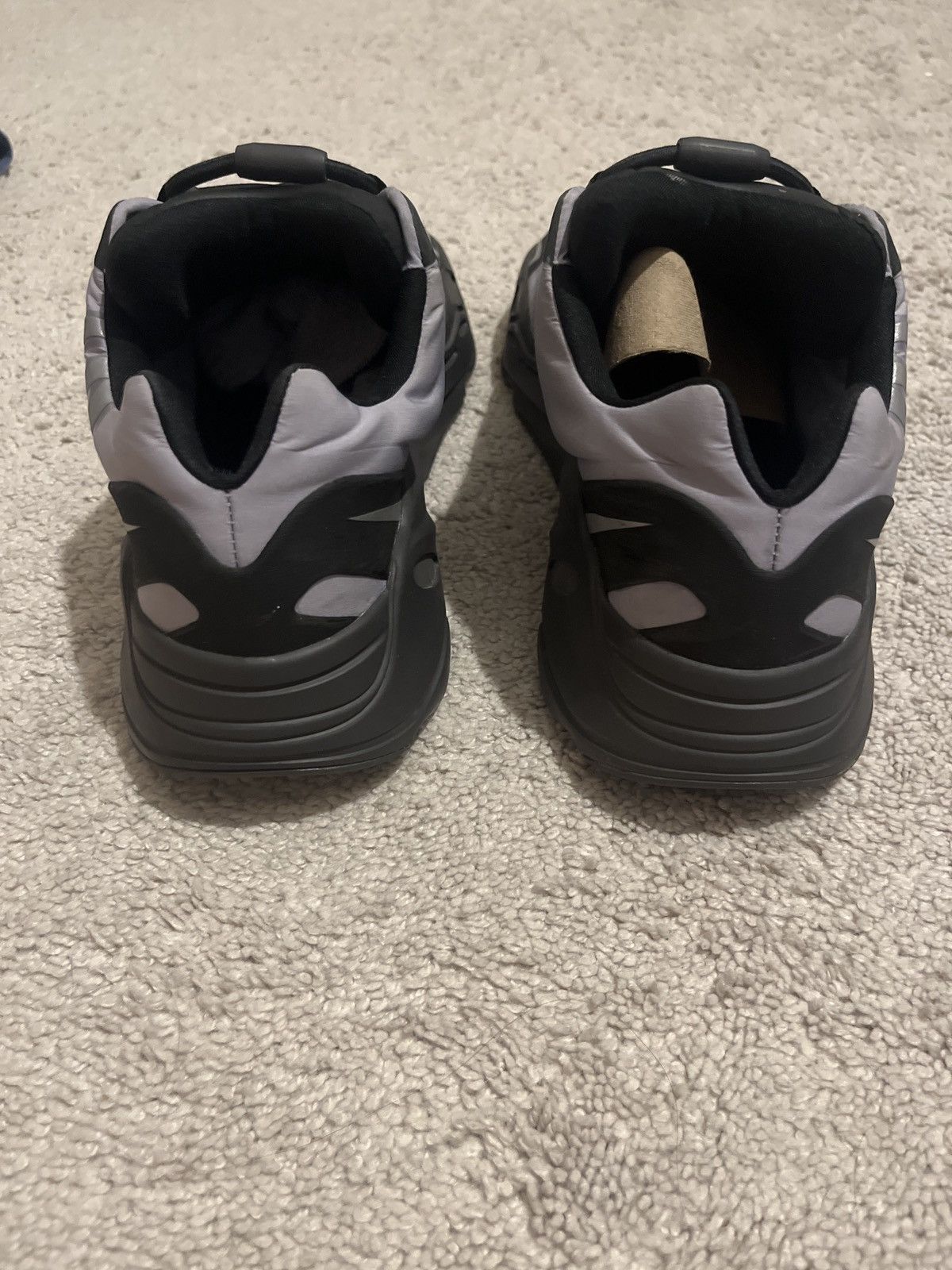 Yeezy Yeezy 700 MNVN (WITH BOX) Size US 11 / EU 44 - 4 Thumbnail