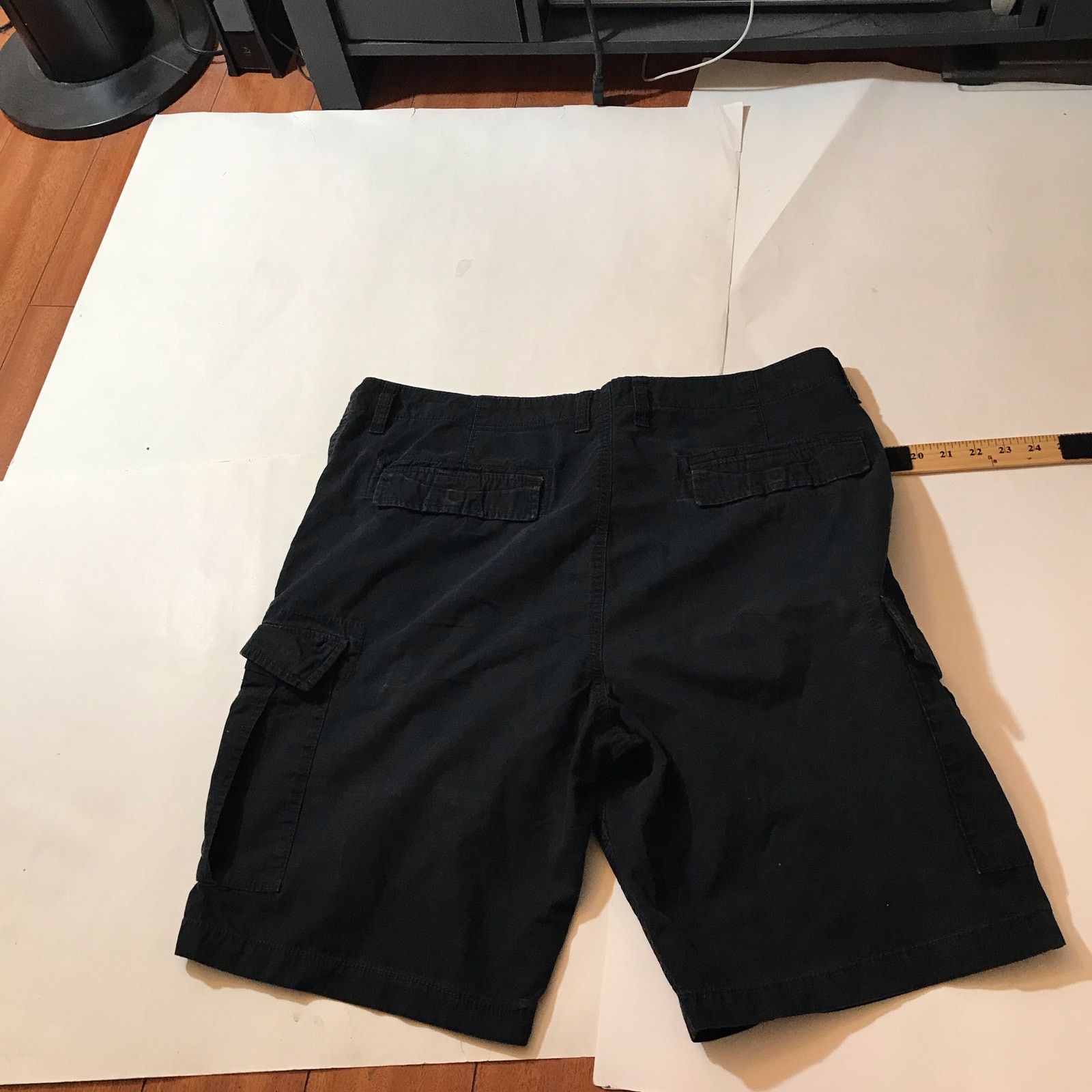 Old Navy Old Navy Black Khaki Shorts Men’s 38 Size US 38 / EU 54 - 2 Thumbnail