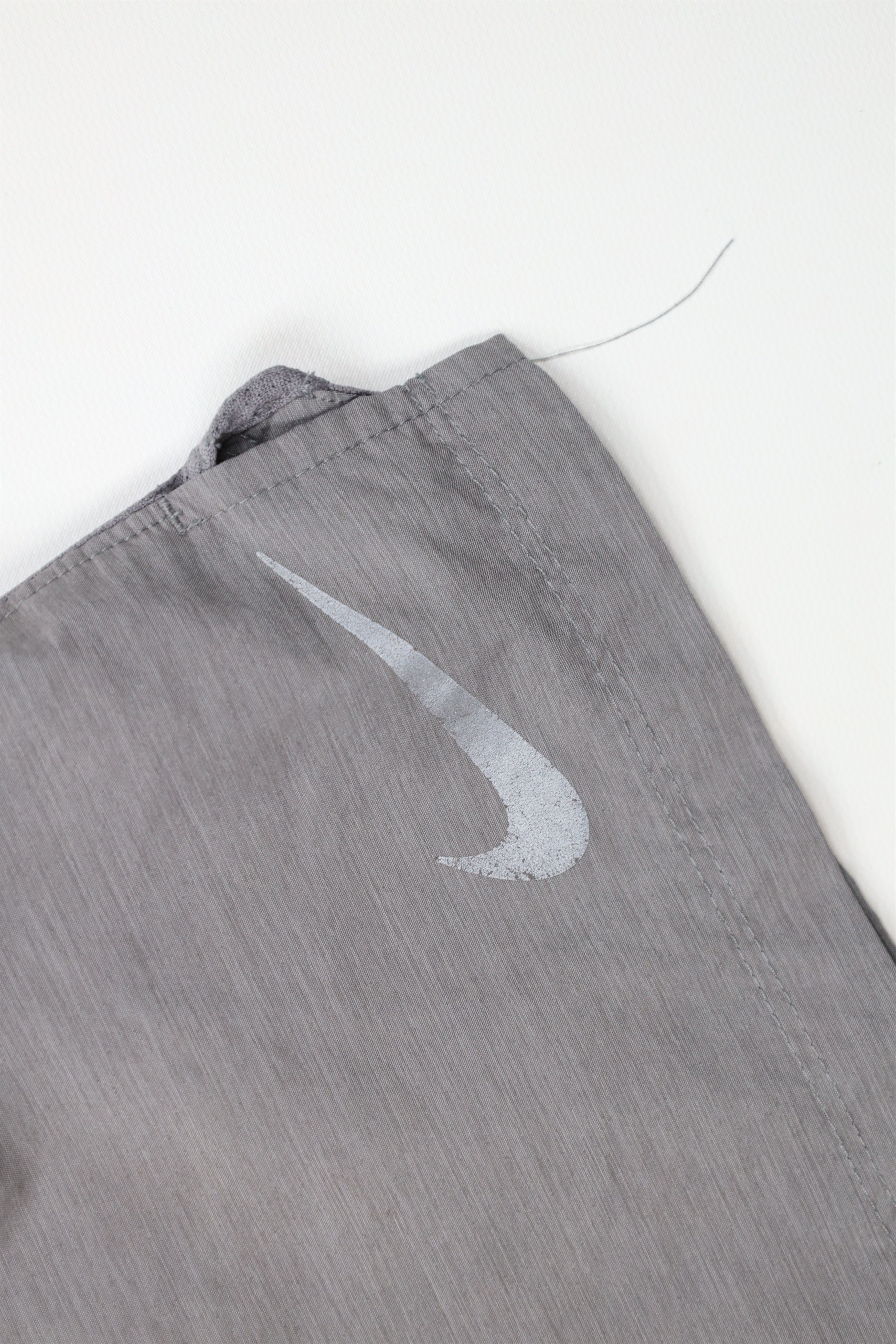 Nike Vintage Y2K Nike Reflective Swoosh Above Knee Shorts Gray Size US 34 / EU 50 - 5 Thumbnail