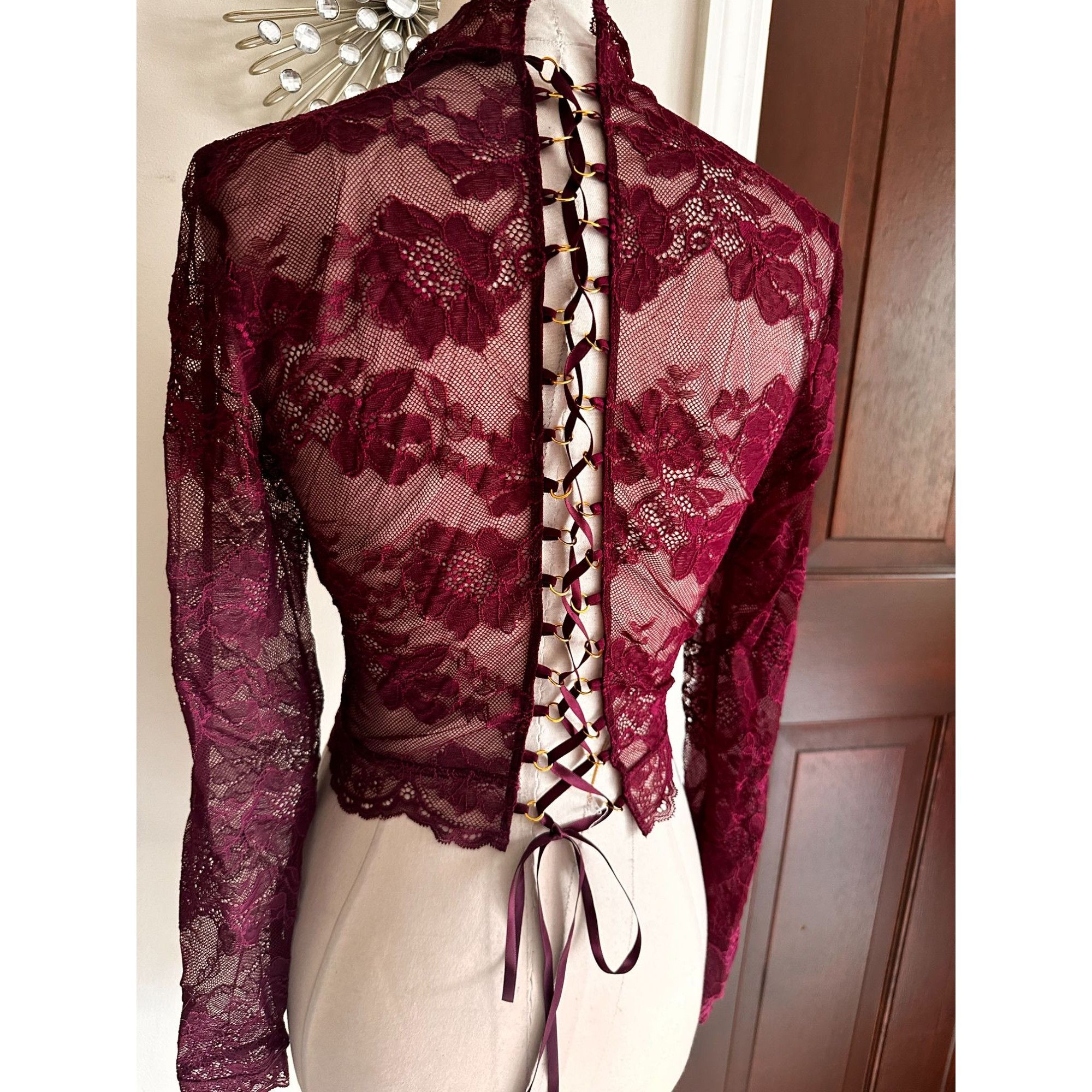 Victoria's Secret NWT Victoria's Secret Lingerie Crop Top Small All Lace Long Size S / US 4 / IT 40 - 5 Thumbnail