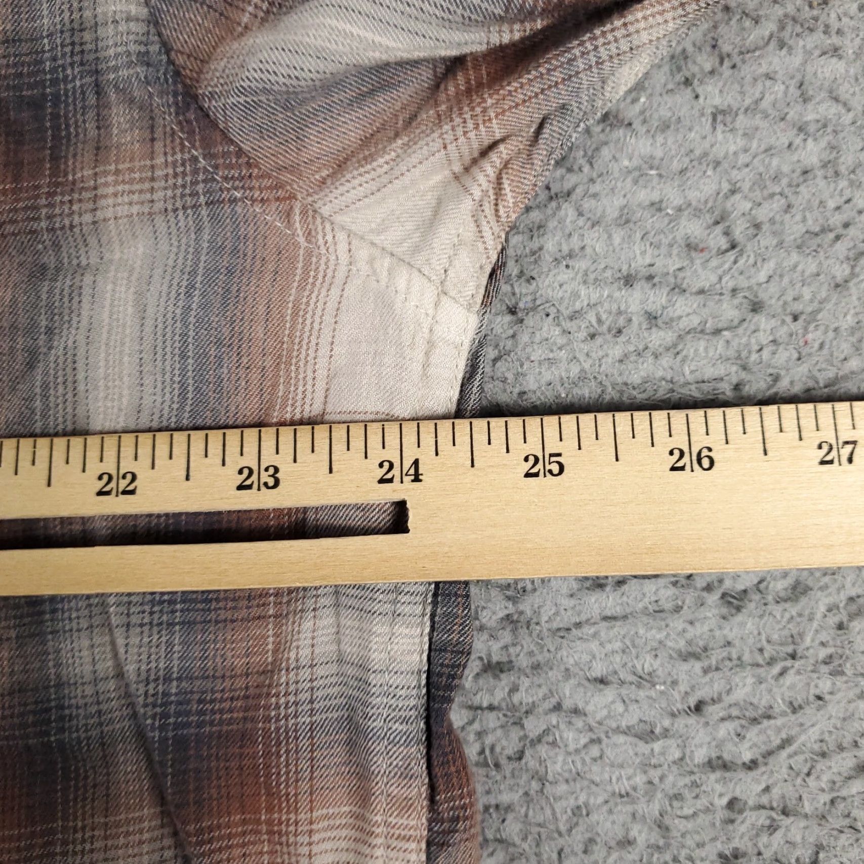 Abercrombie & Fitch Abercrombie & Fitch Shirt Mens XL Gray Plaid Button-Up Long Sleeve Casual Classic Outdoors, Cotton Blend, Regular Fit Size US XL / EU 56 / 4 - 5 Thumbnail