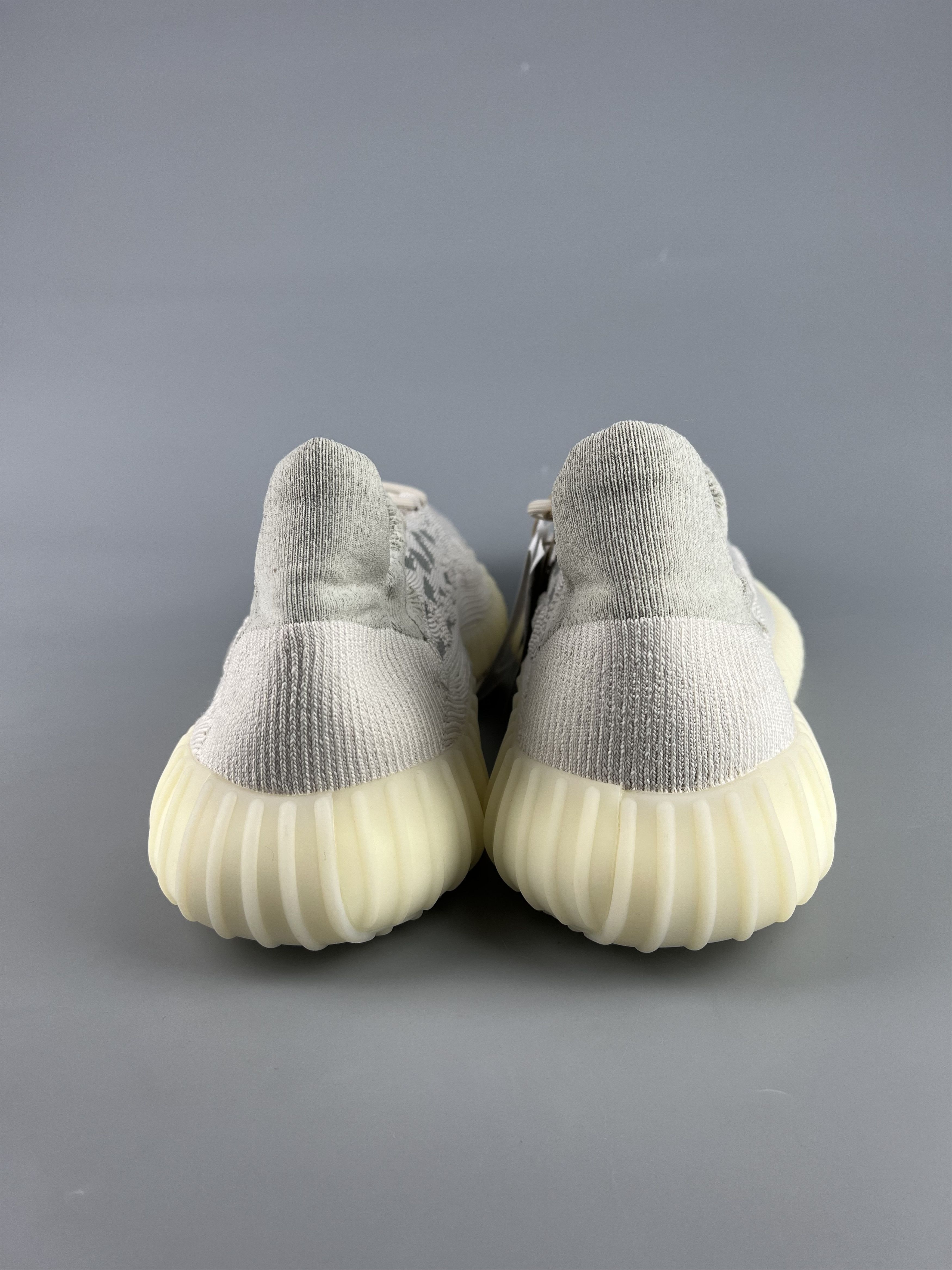 Adidas US16 YEEZY BOOST 350 V2 CMPCT SLATE BONE Size US 15 / EU 48 - 3 Thumbnail