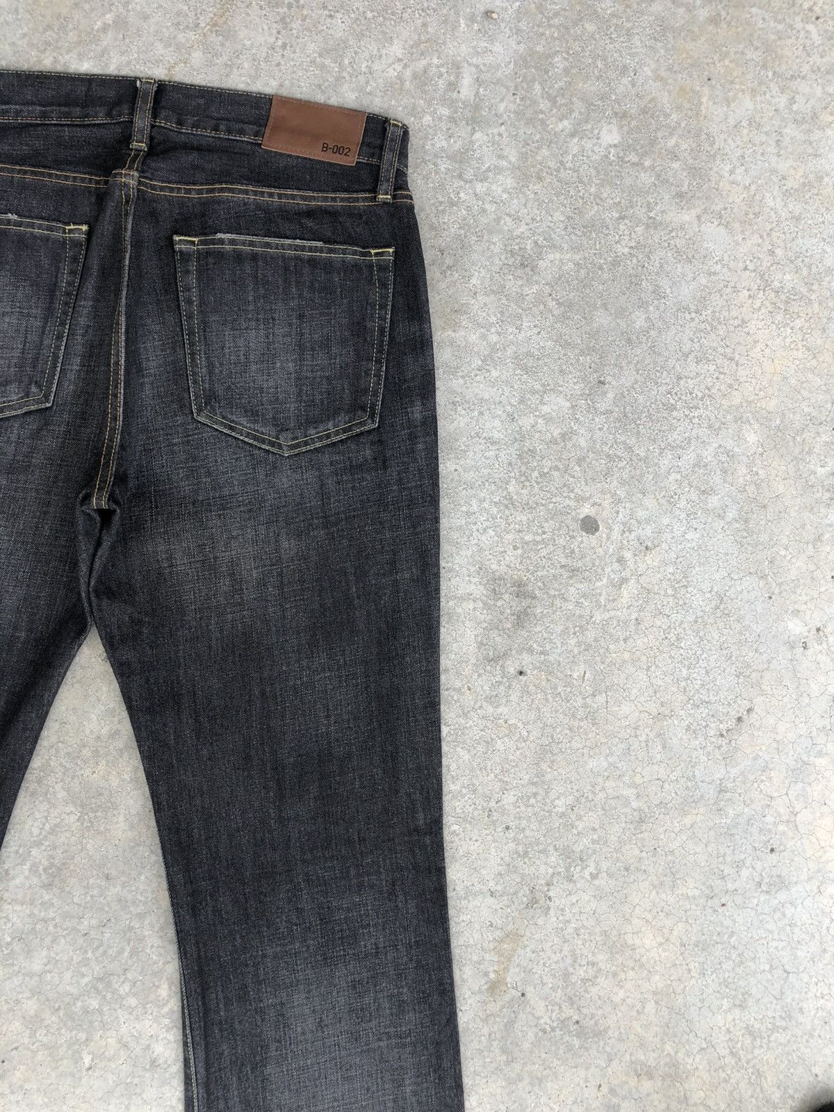 If Six Was Nine Flared Uniqlo Bootcut Distressed Jeans Size US 32 / EU 48 - 10 Thumbnail