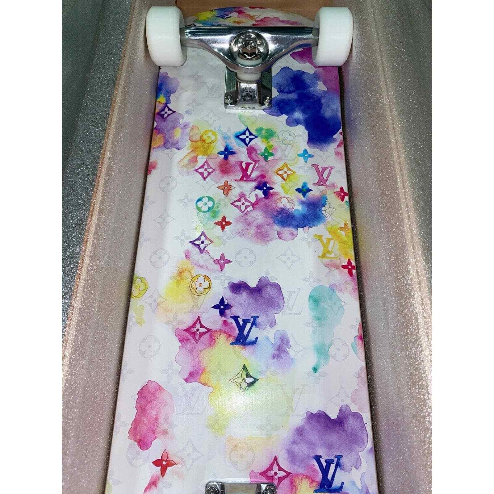 Louis Vuitton Louis Vuitton White Monogram Logo Skateboard Deck GI0622 Size ONE SIZE - 11 Thumbnail