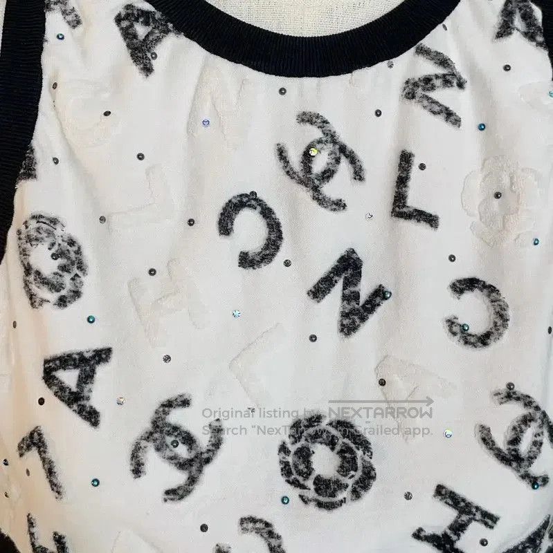 Chanel Chanel White Sequin Sleeveless Cropped Top . Size XS / US 0-2 / IT 36-38 - 4 Thumbnail