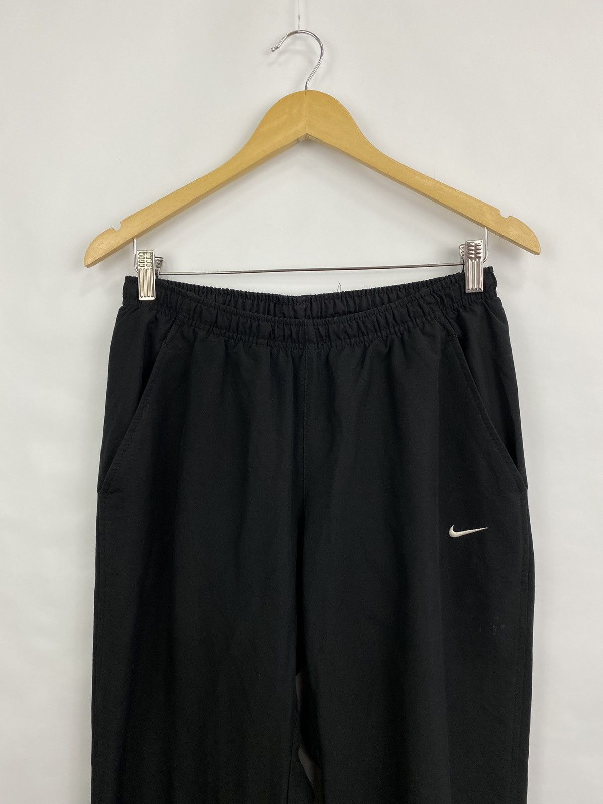 Nike 🇺🇸 Vintage 90s Nike Nylon Track Pants Y2K Rare Retro Hype Size US 34 / EU 50 - 2 Thumbnail