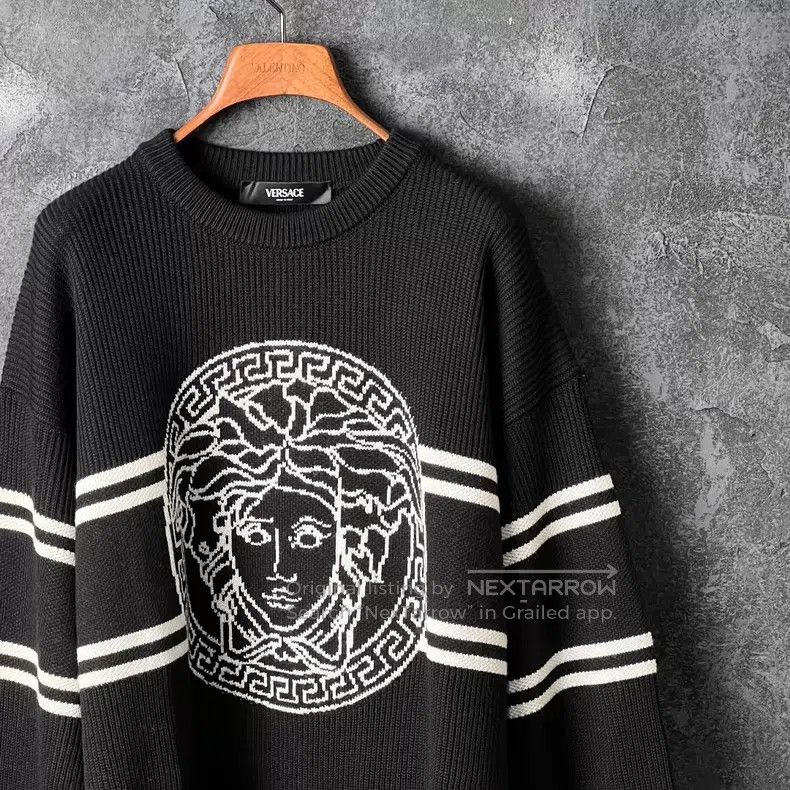 Versace Versace Medusa embroidered wool crew neck sweater Size US M / EU 48-50 / 2 - 3 Thumbnail