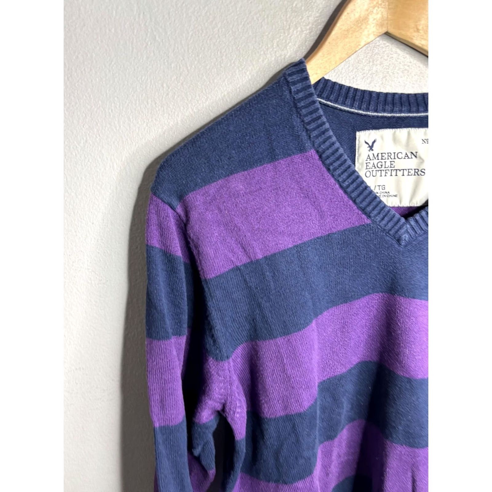 American Eagle Outfitters VINTAGE American Eagle Outfitters Sweater Mens XL Navy Purple Striped V Neck Pullover Size US XL / EU 56 / 4 - 2 Thumbnail
