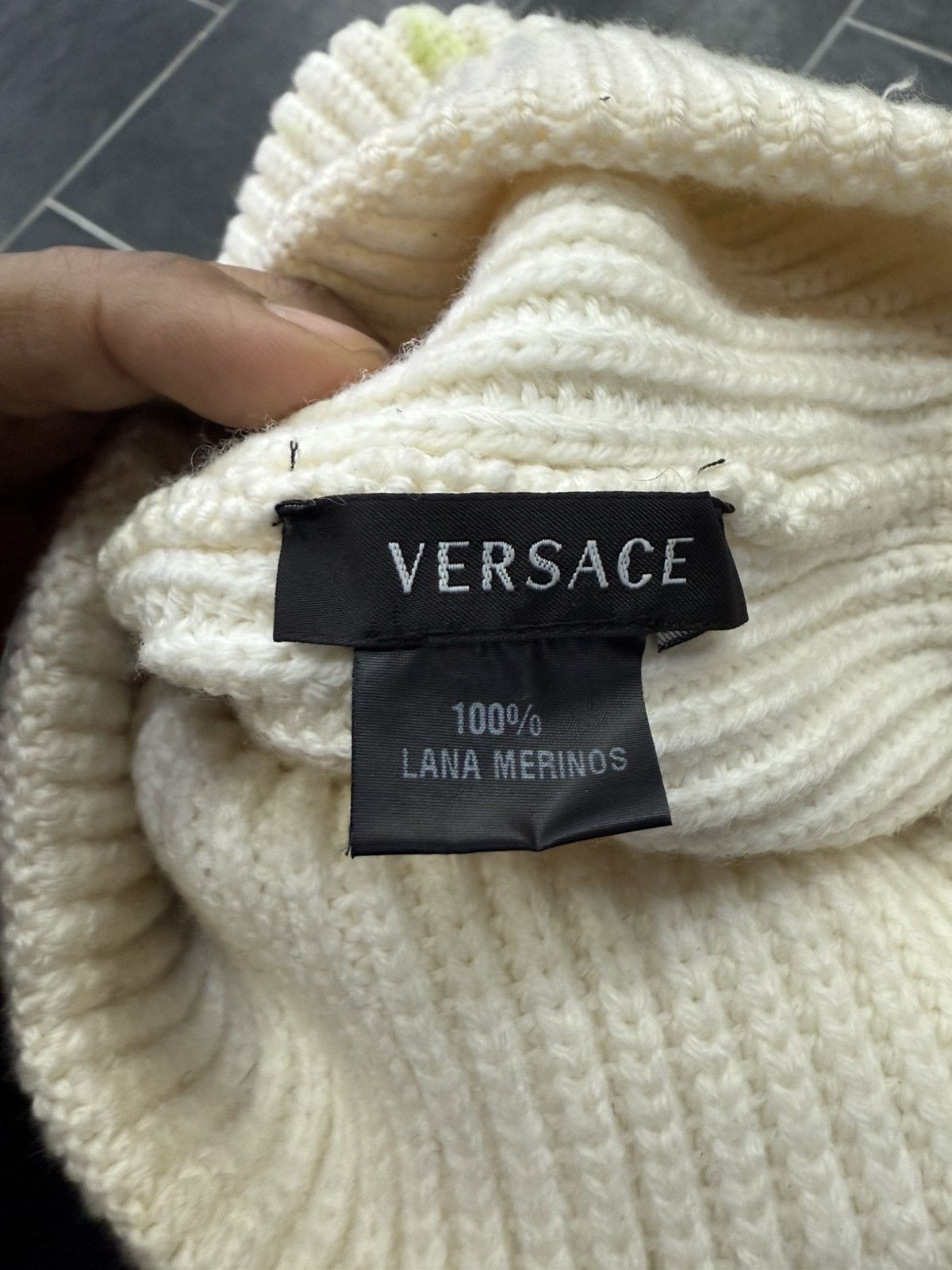 Versace Versace Wool Embroidery Beanie Gold patch Size ONE SIZE - 3 Thumbnail