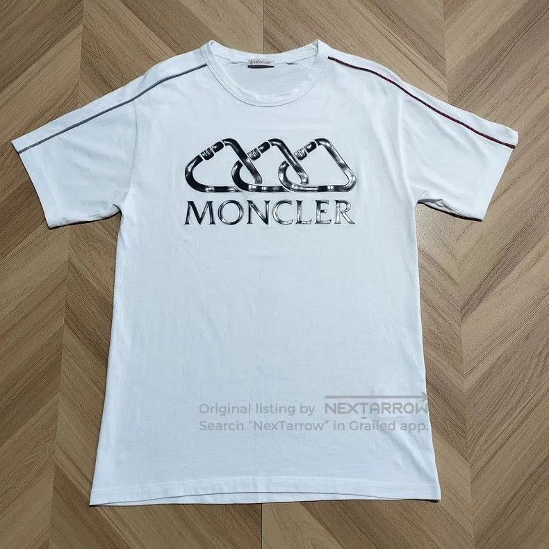 Moncler Moncler Short Sleeve Graphic T. Size US S / EU 44-46 / 1 - 1 Thumbnail