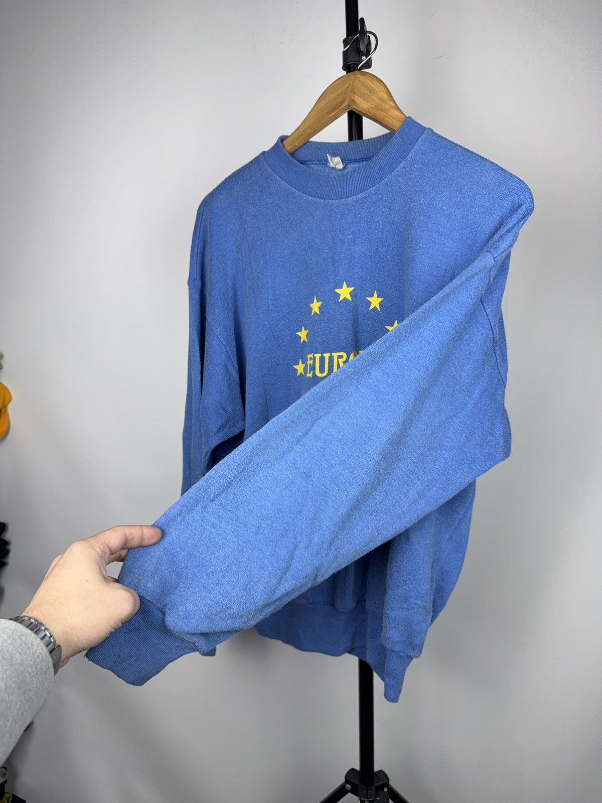 Vintage Vintage Retro 80s Europe EU Stars Blue Graphic Sweatshirt Size US M / EU 48-50 / 2 - 7 Thumbnail