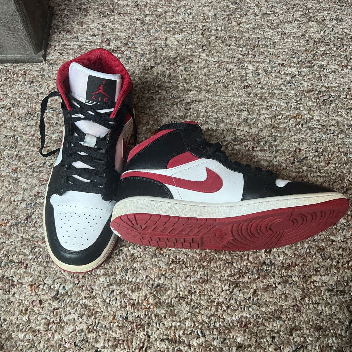 Jordan Brand air jordan 1 mid Size US 10.5 / EU 43-44 - 2 Thumbnail