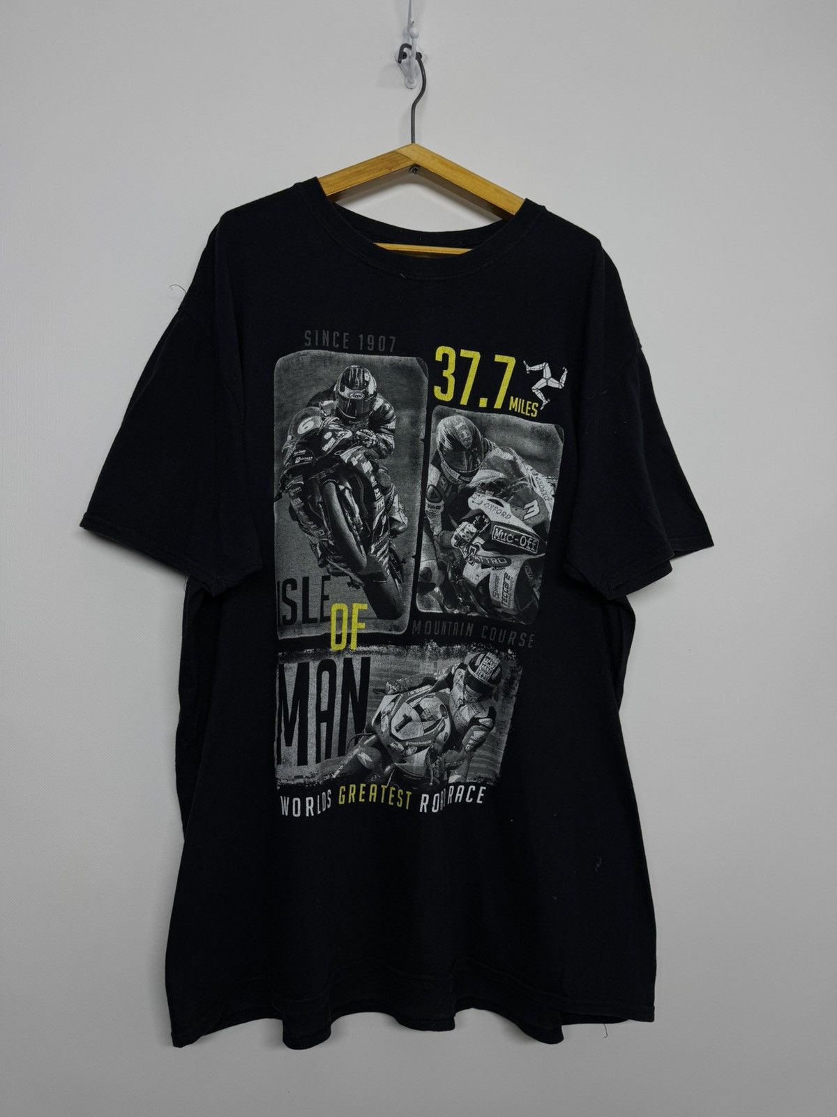 Gildan Vintage Y2k Isle of Man Course printed T Shirt Size US XL / EU 56 / 4 - 7 Thumbnail